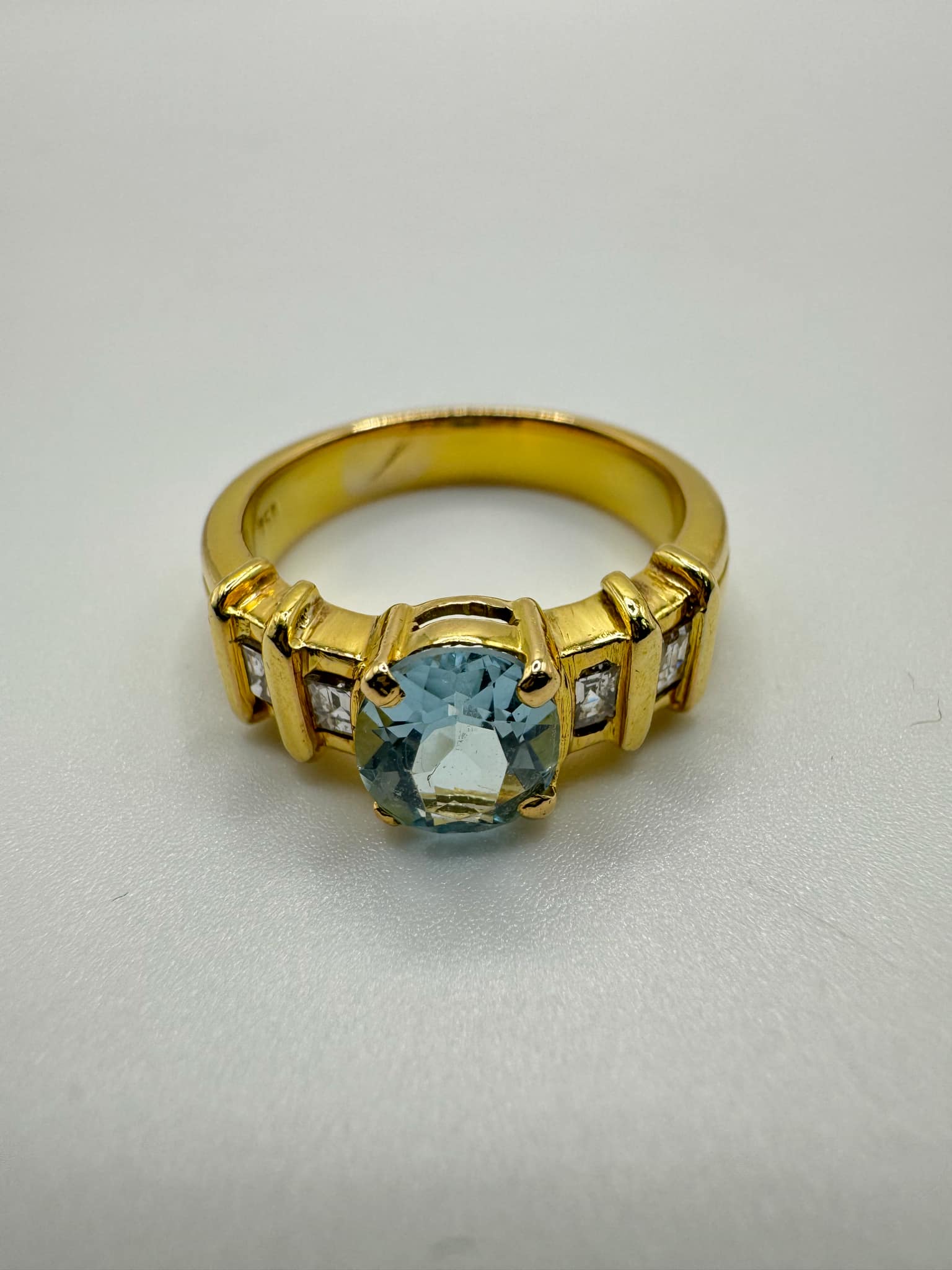 Product photo for 18ct Single Stone Aquamarine & Diamond Ring