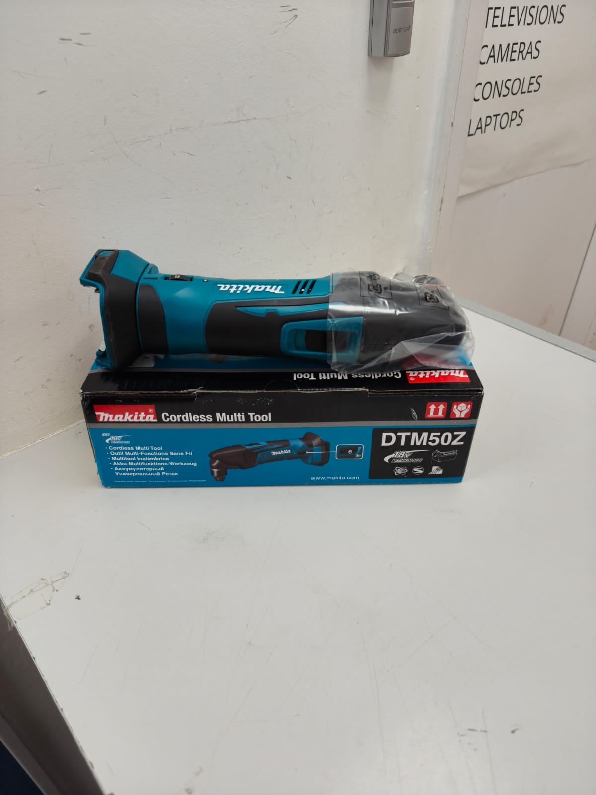Product photo for Makita DTM50Z - 18V LXT Li-ion Cordless Multi Tool Brand New, Open Box Bare