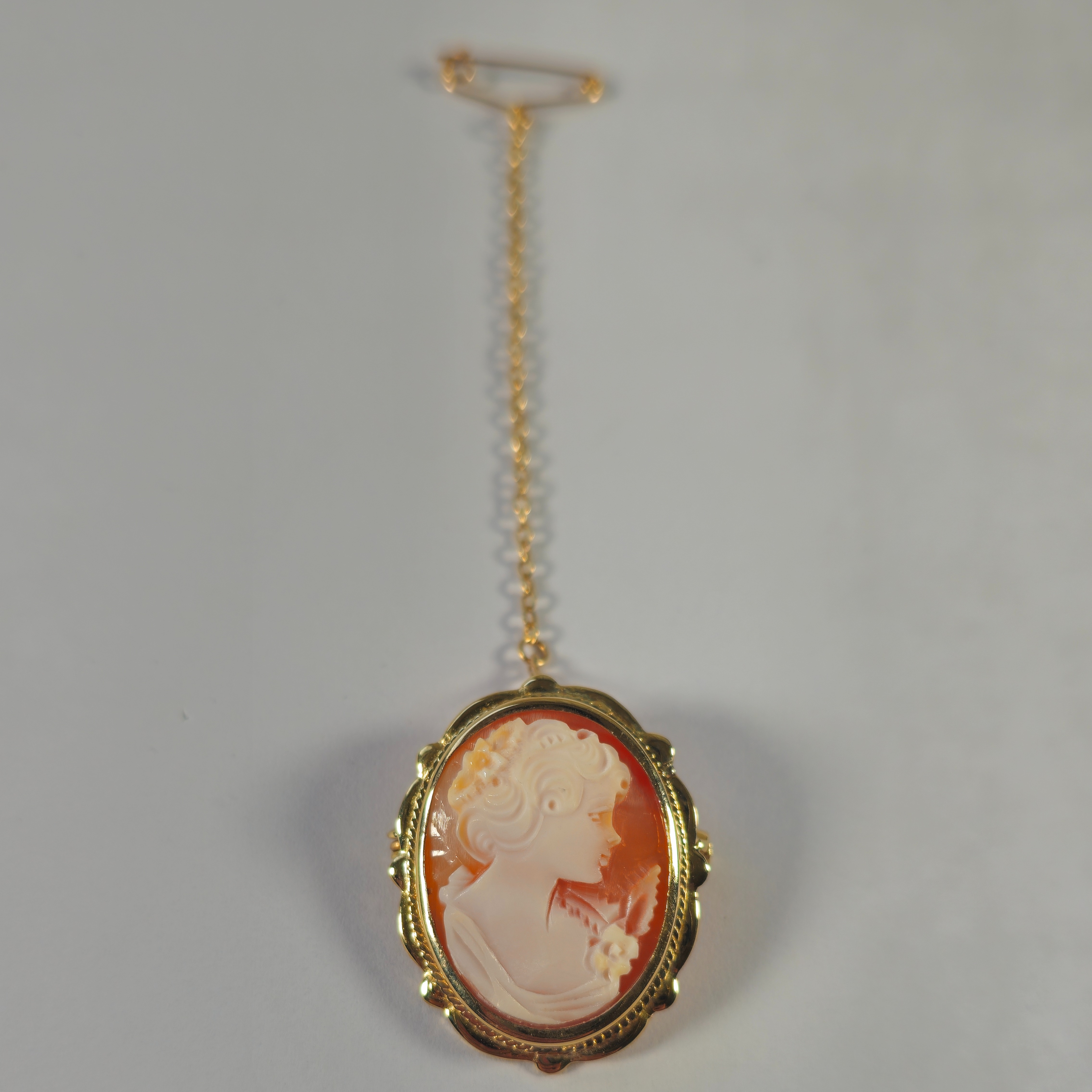 Product photo for 9ct Gold Cameo Brooch