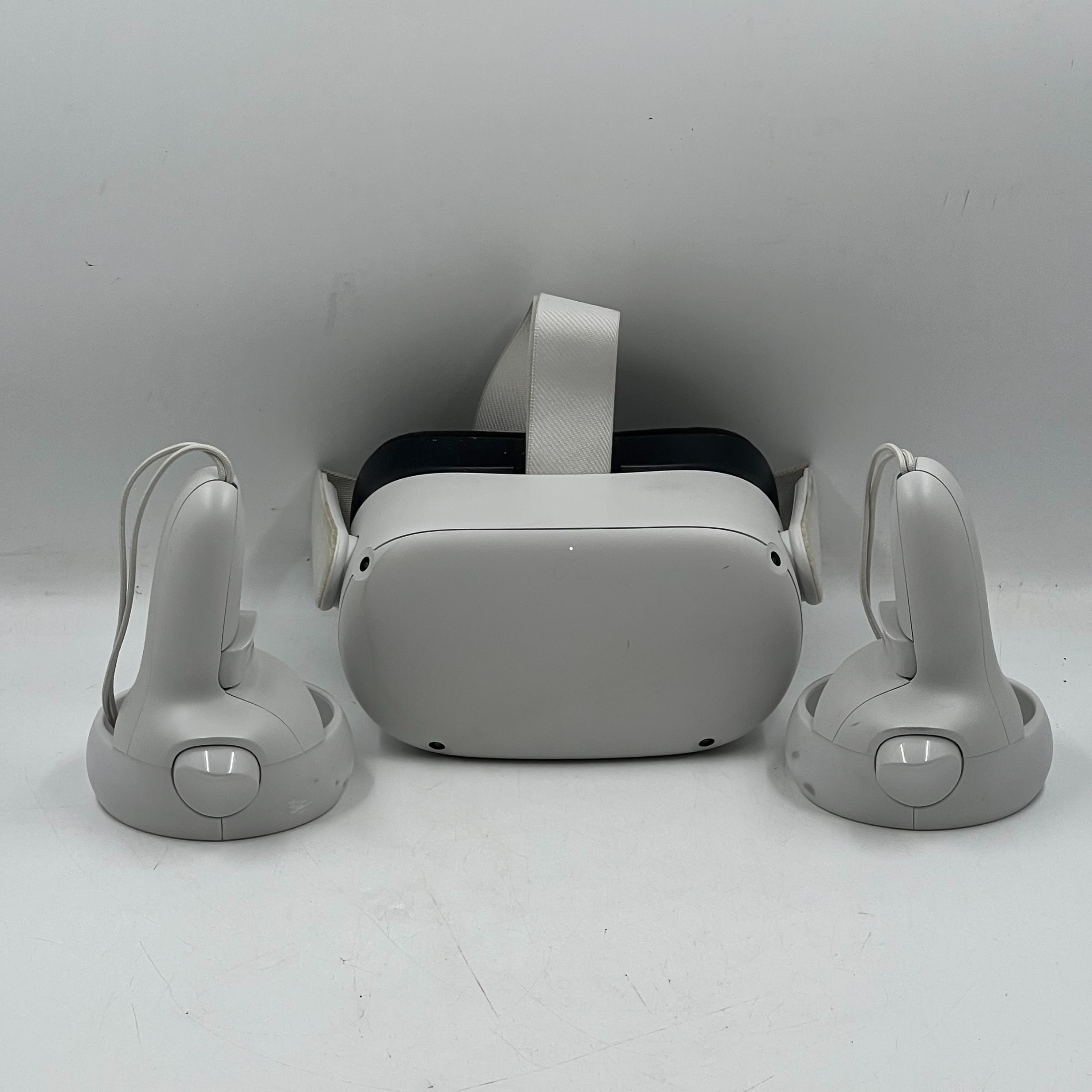 Product photo for OCULUS META QUEST 2 VR HEADSET - 128GB (NO CHARGER)