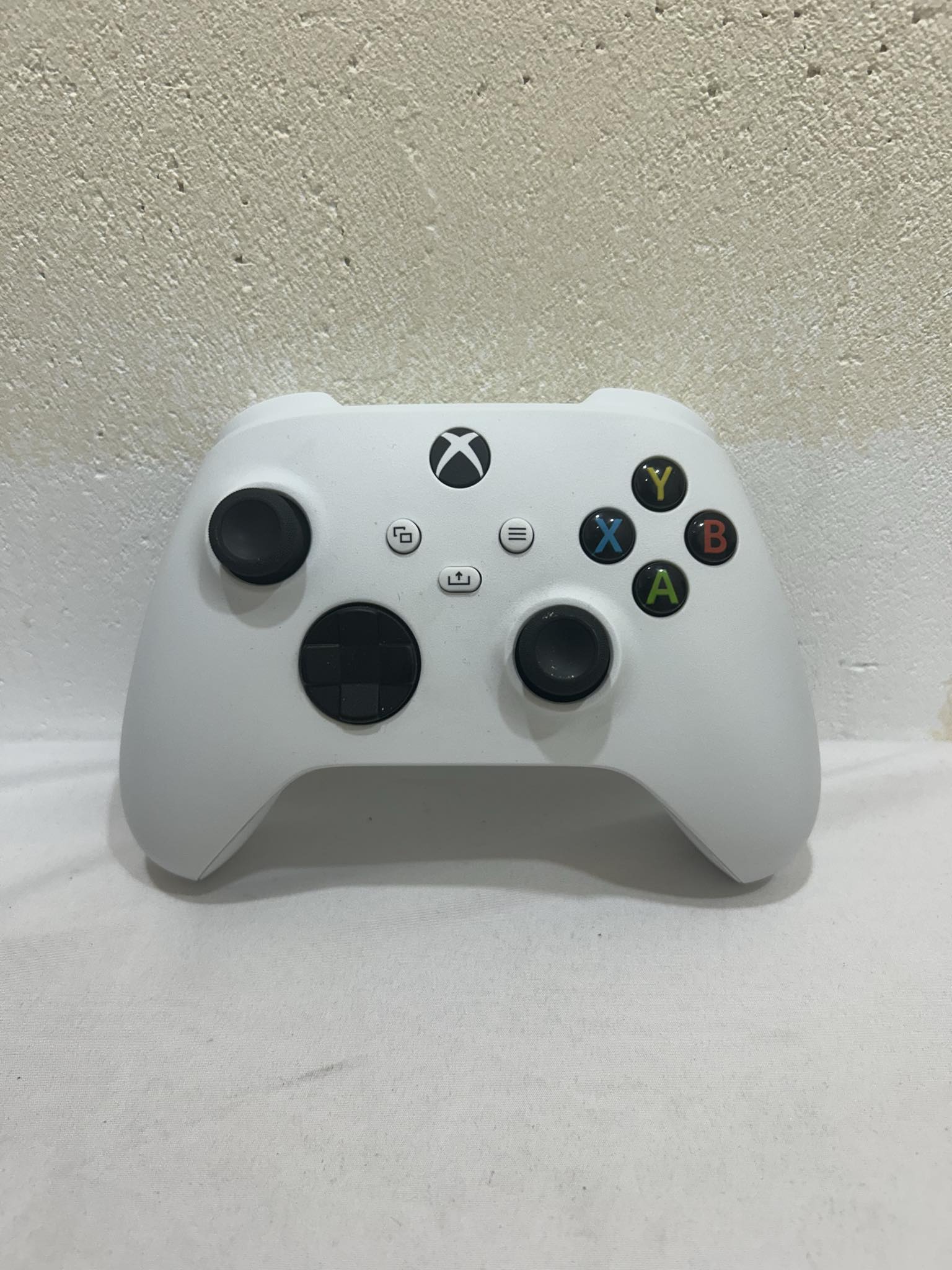 Product photo for Xbox Series Controller (white)