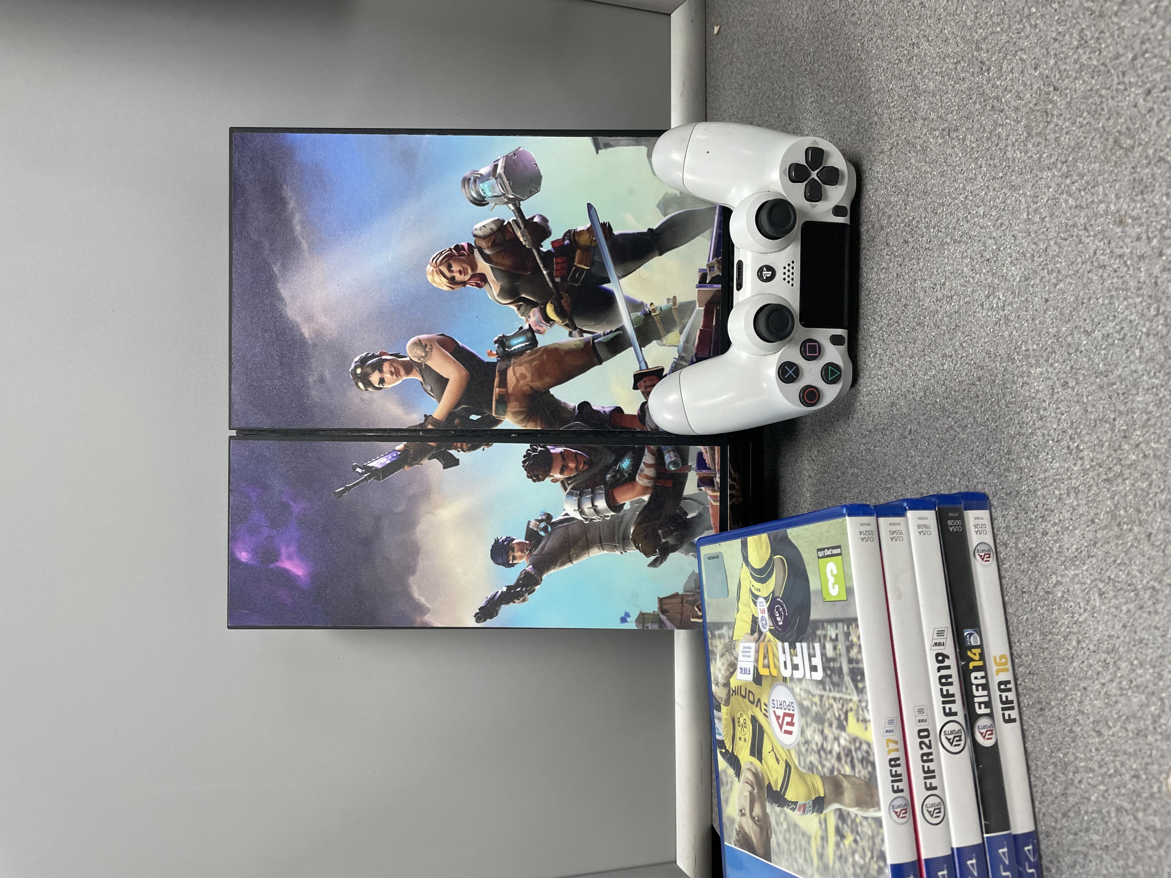Product photo for SONY Playstation 4 original - Fortnite skin