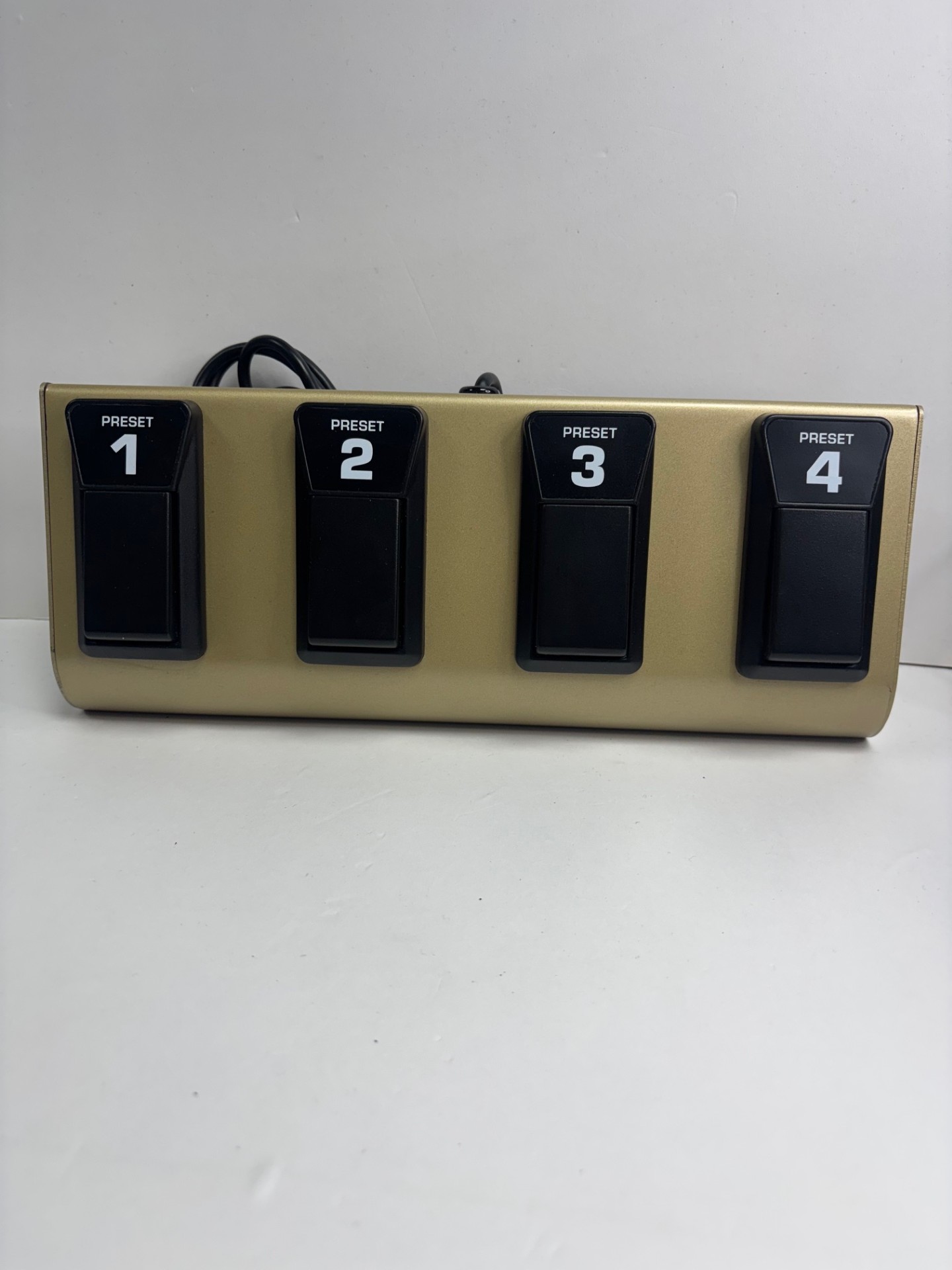 Product photo for behringer  behringer fs114