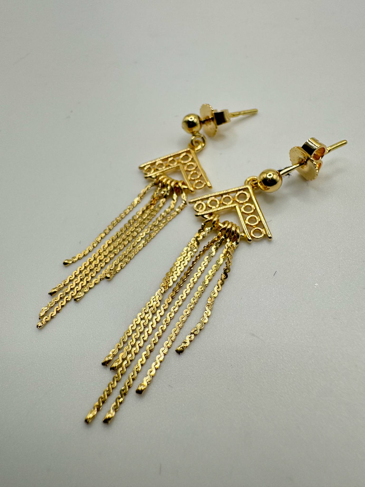 Product photo for 18ct Braided Drop Earrings