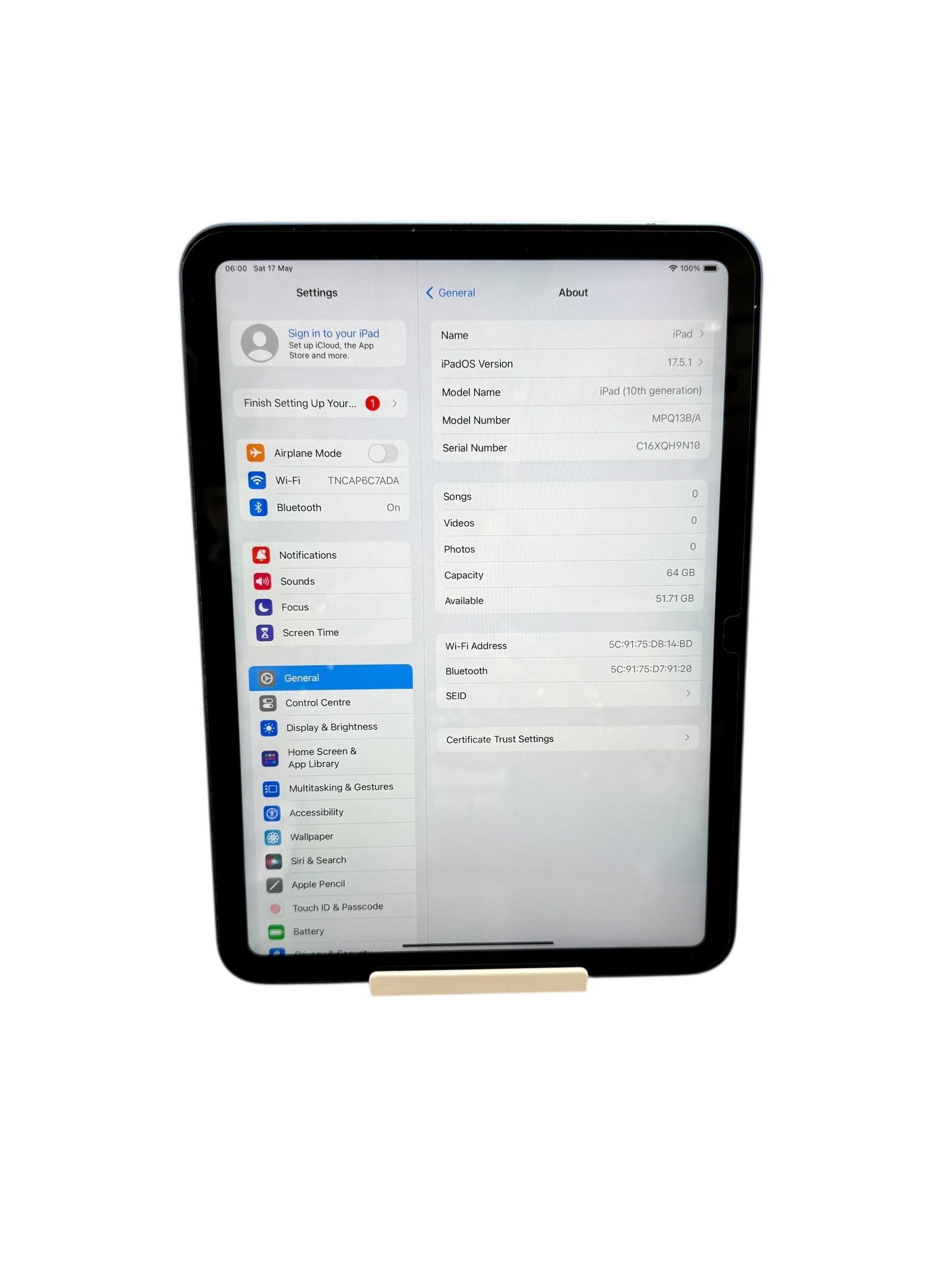 Product photo for Apple iPad 10th Gen (A2696) 10.9