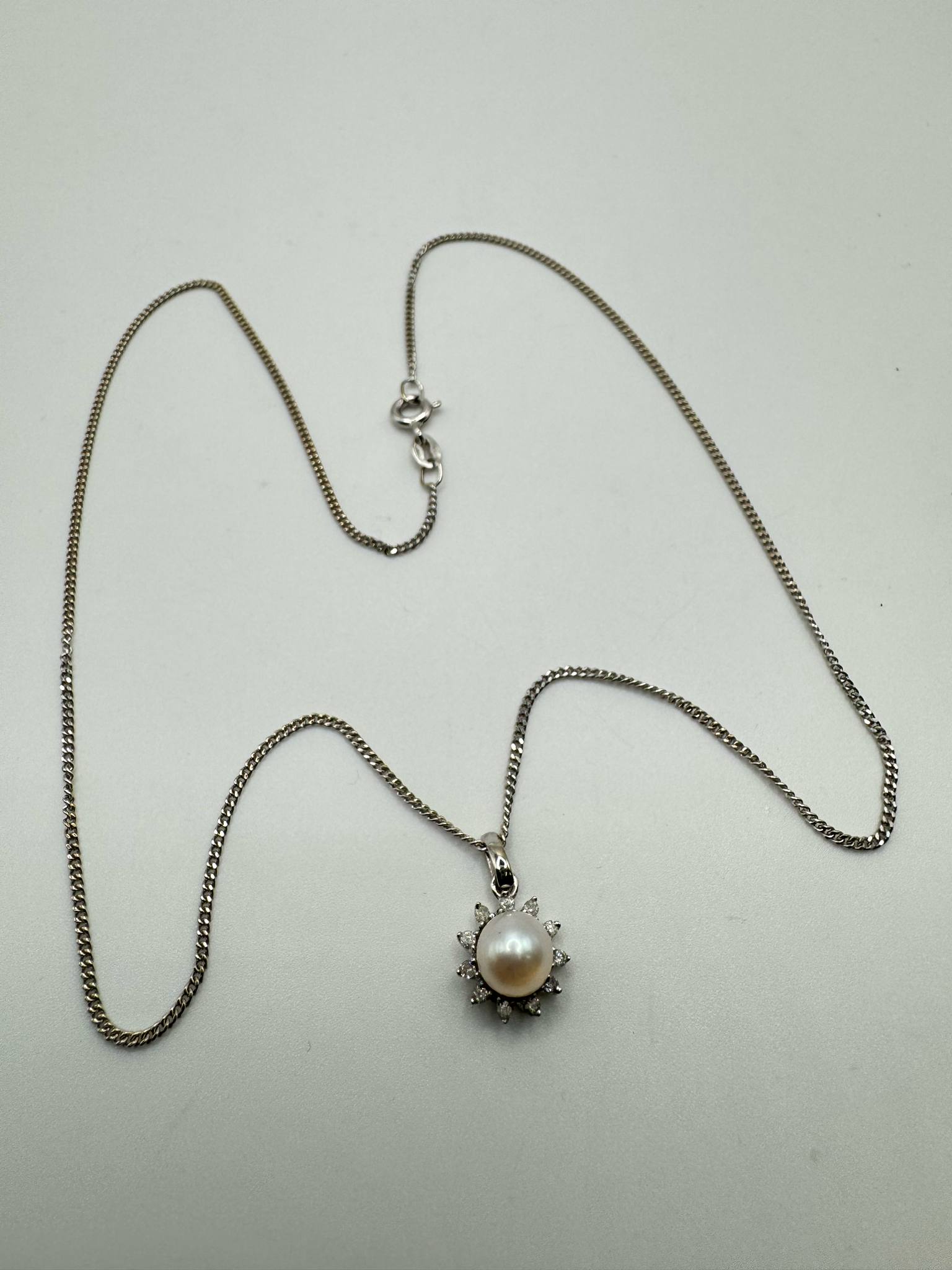 Product photo for 18ct White Gold Chain & 9ct Diamond Pearl Pendant