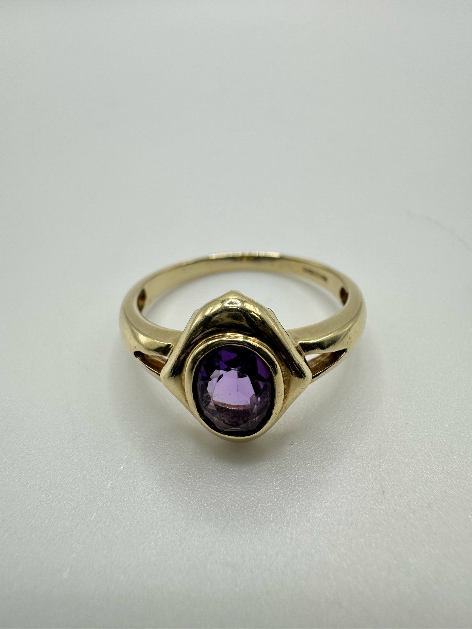 Product photo for 9ct Amethyst Ring