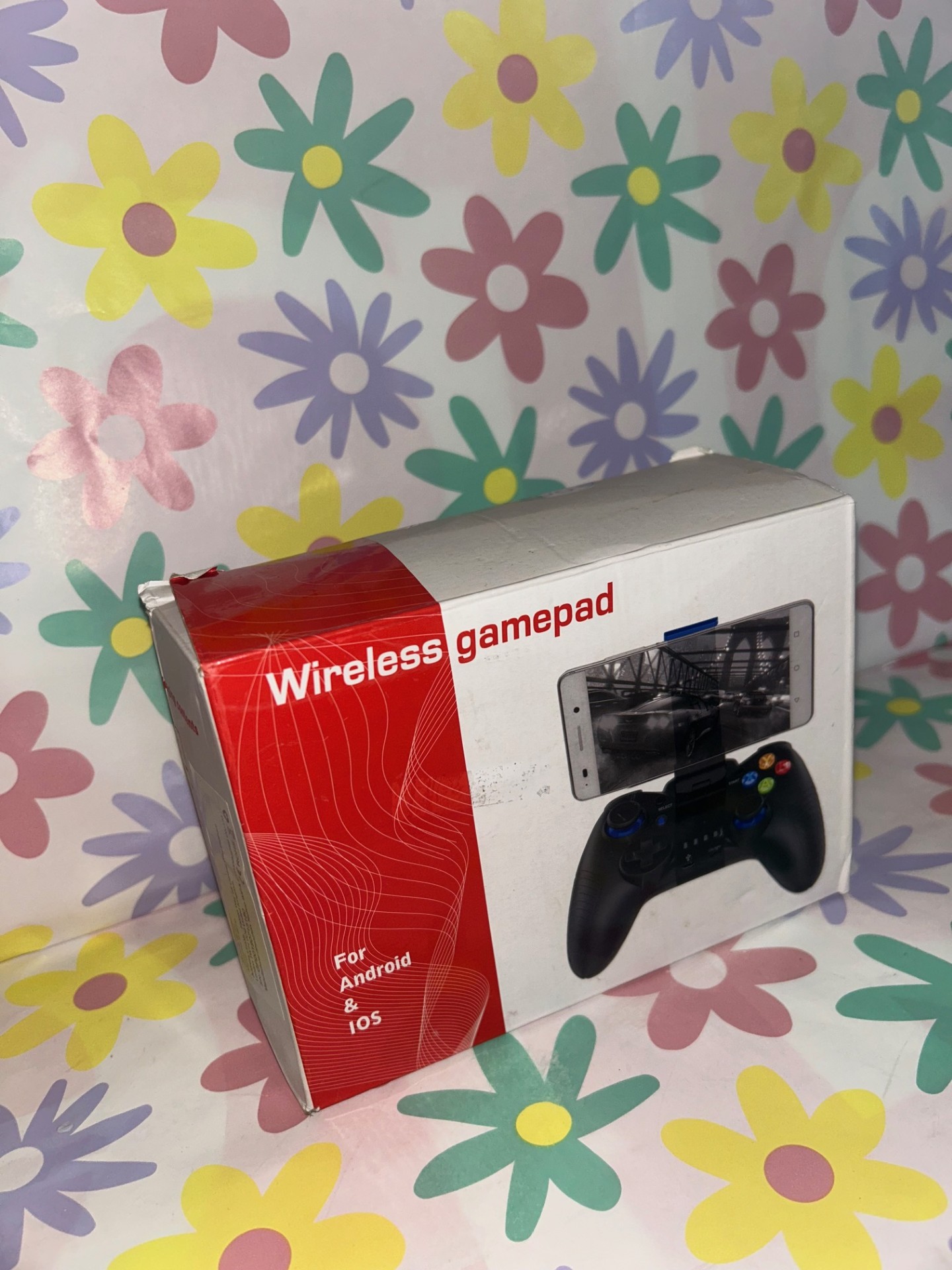Product photo for WIRELESS GAME PAD *FOR ANDROID & IOS*
