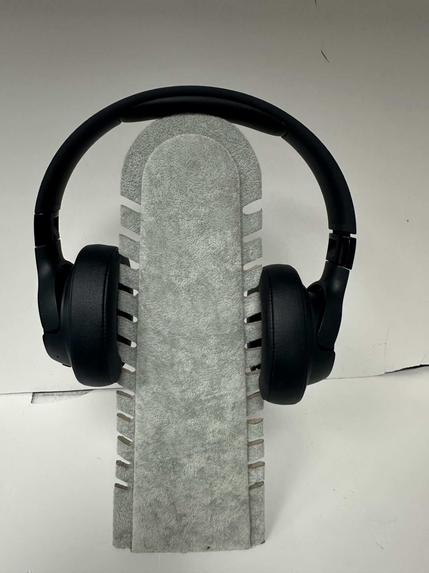 Product photo for JBL BLUETOOTH HEADPHONES BLACK UNBOXED