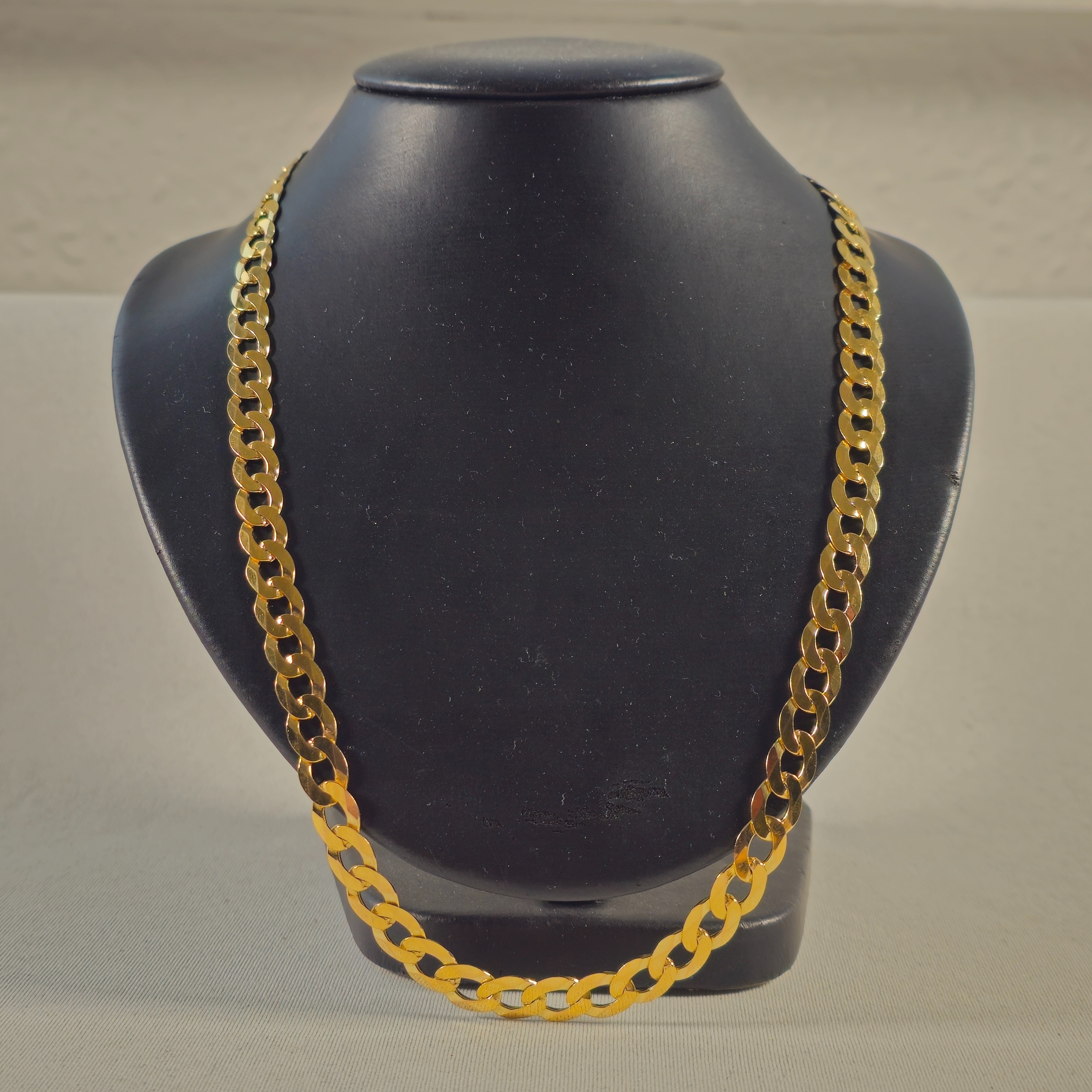 Product photo for 9ct Gold Curb Chain 20.2