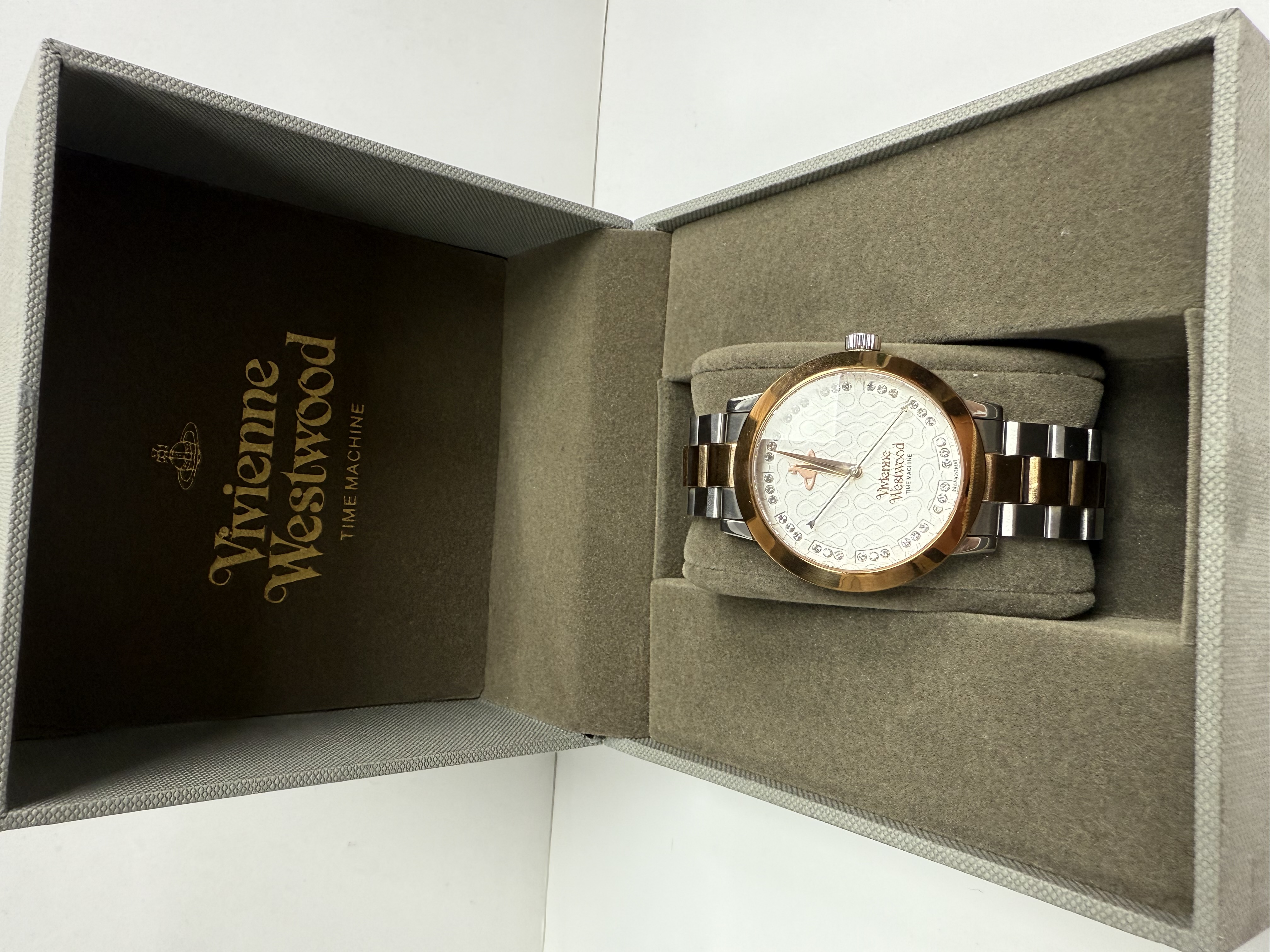 Product photo for VIVENNE WESTWOOD VIVENNE WESTWOOD SILVER SAND ROSE GOLD WATCH BOXED