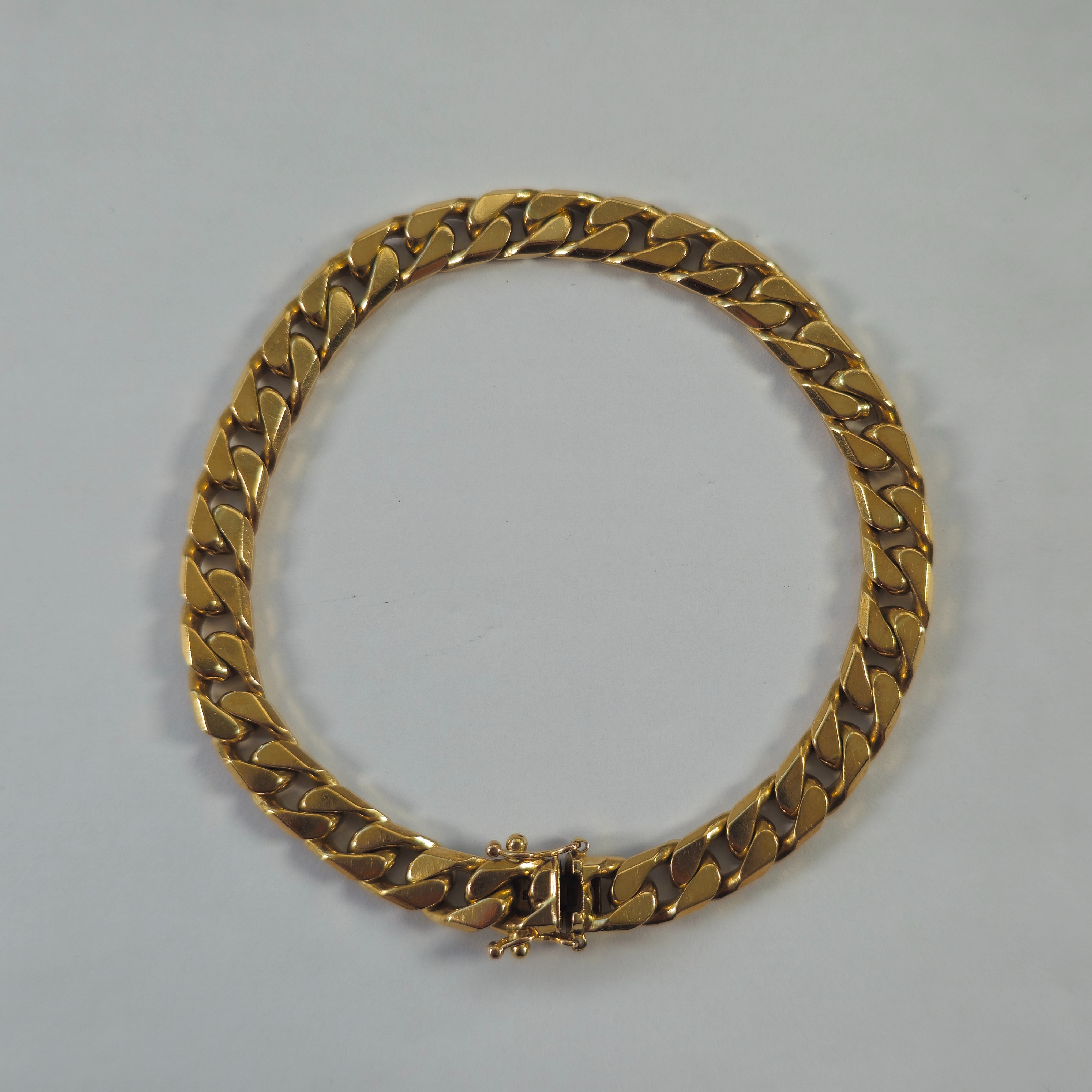 Product photo for 9ct Gold Curb Bracelet 8.4