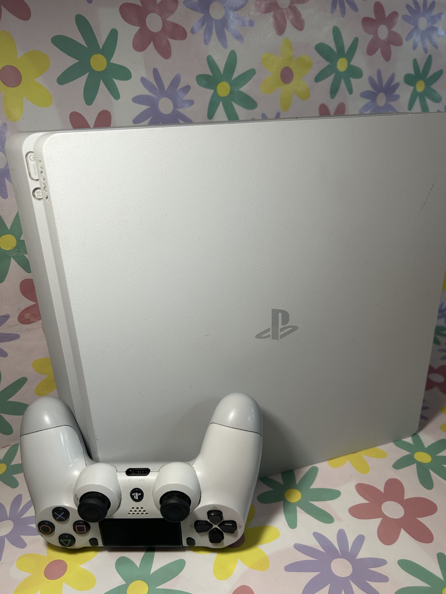 Product photo for PS4 SLIM LINE *WHITE*