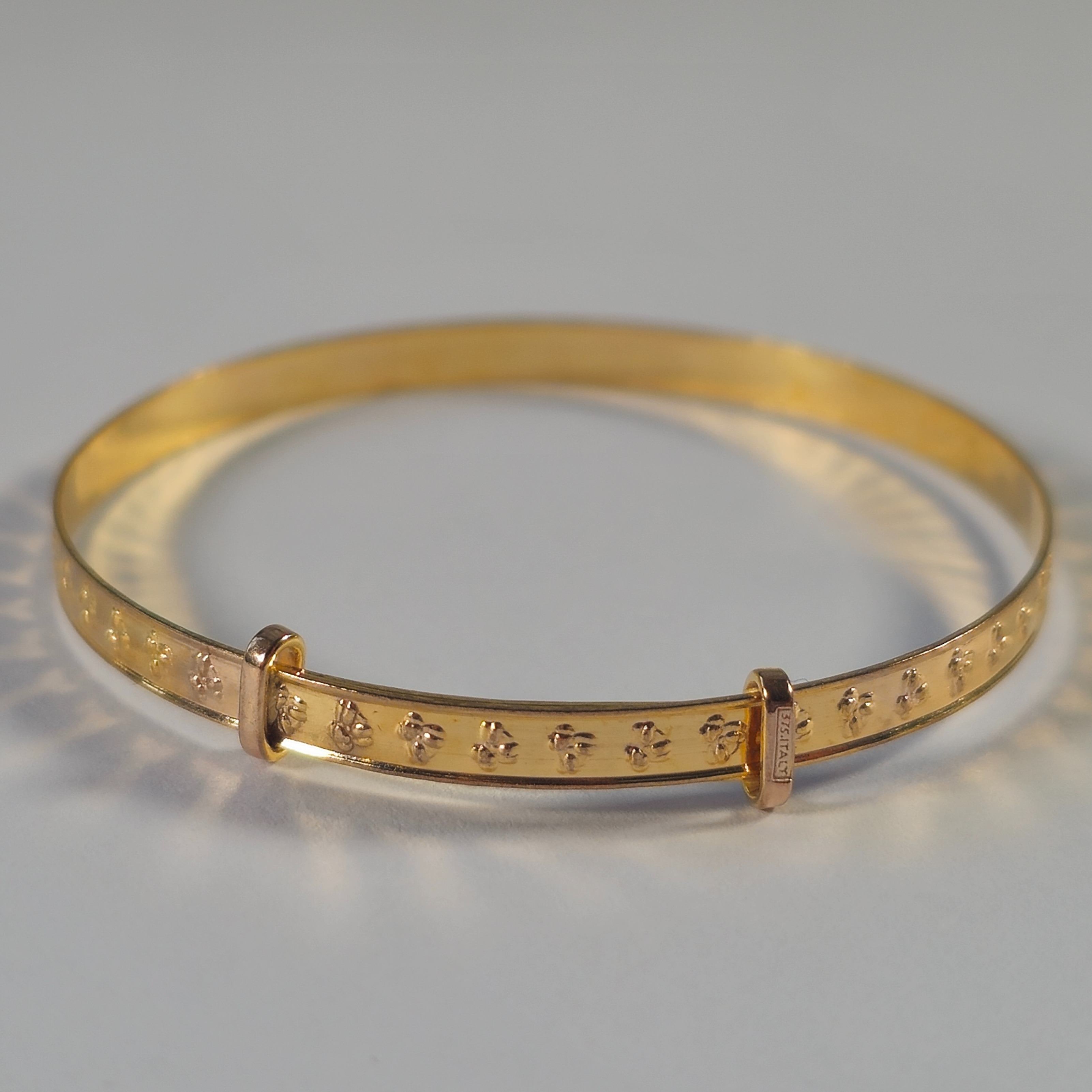Product photo for 9ct Gold Baby Bangle