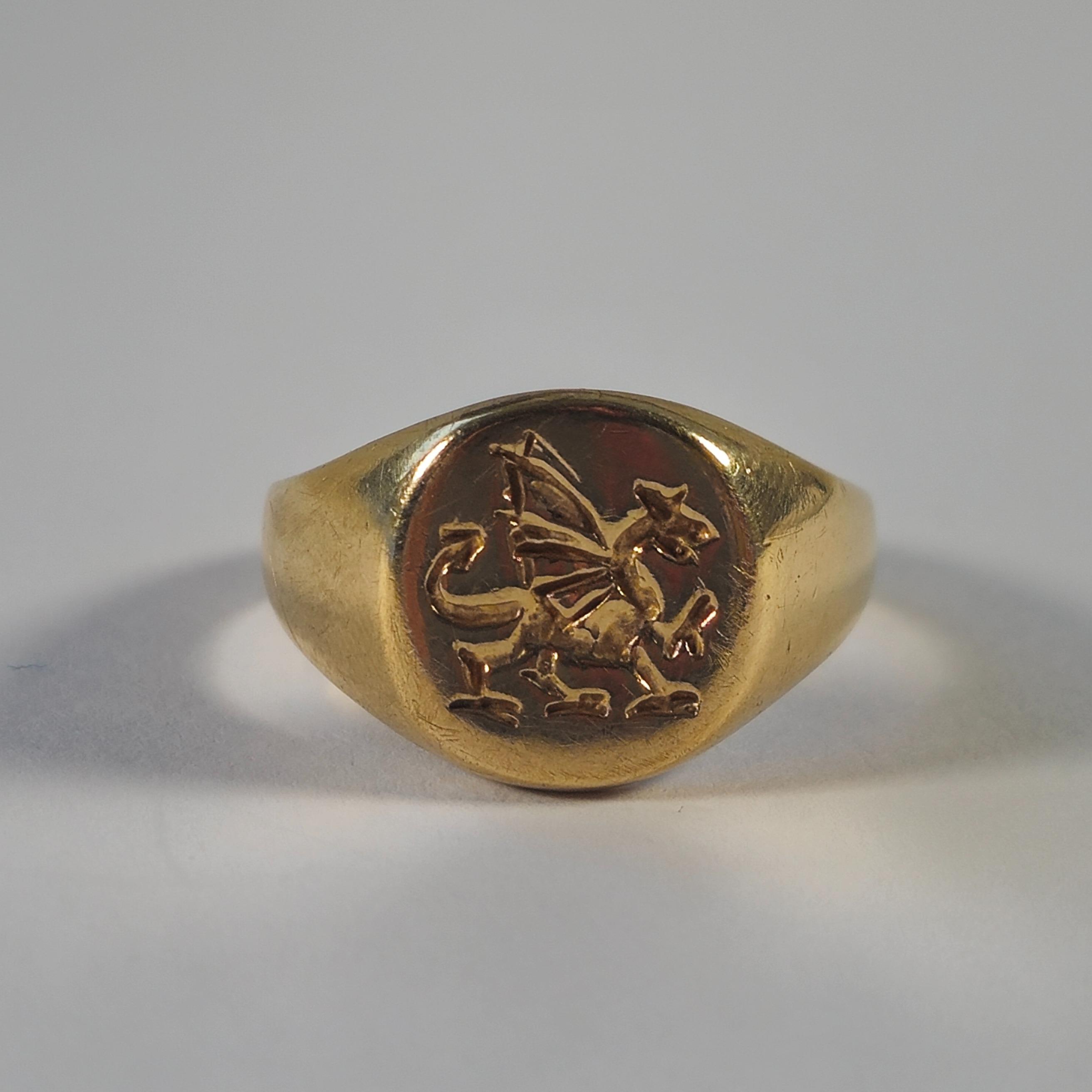Product photo for 9ct Gold 3-feather Signet Ring Size L