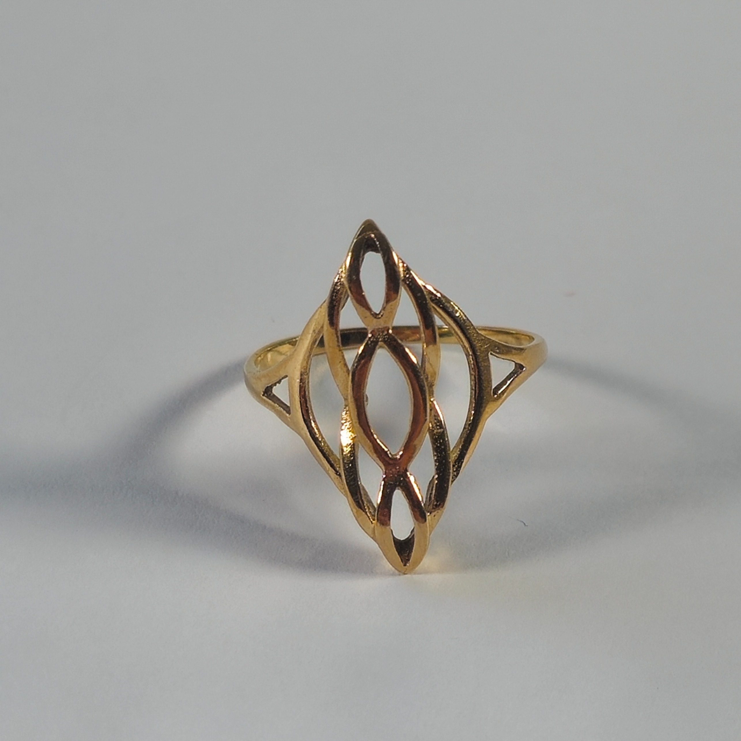 Product photo for 9ct Gold Pointed marquise-shaped pierced Ring Size L