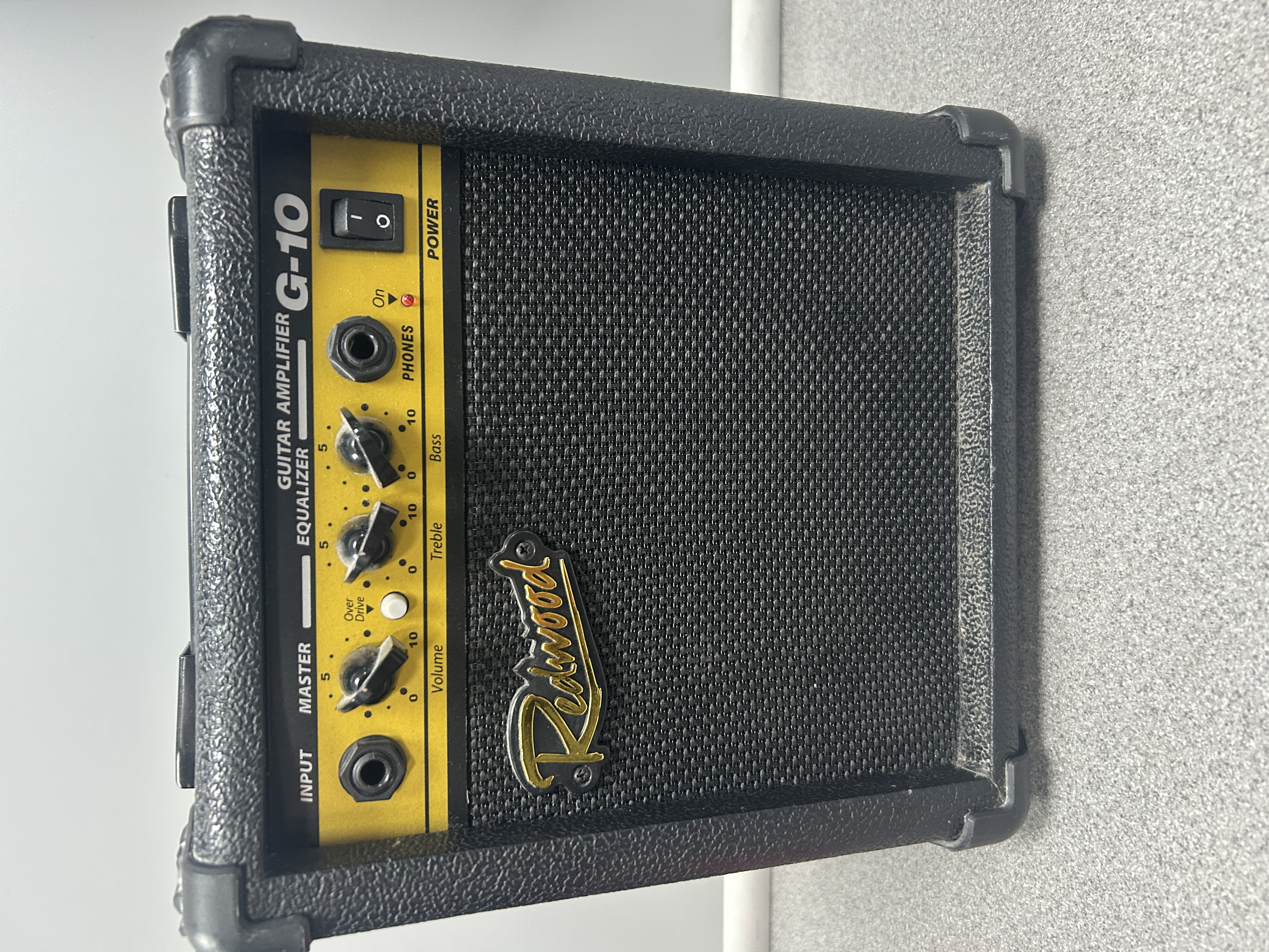 Product photo for redwood g10 amp black unboxed