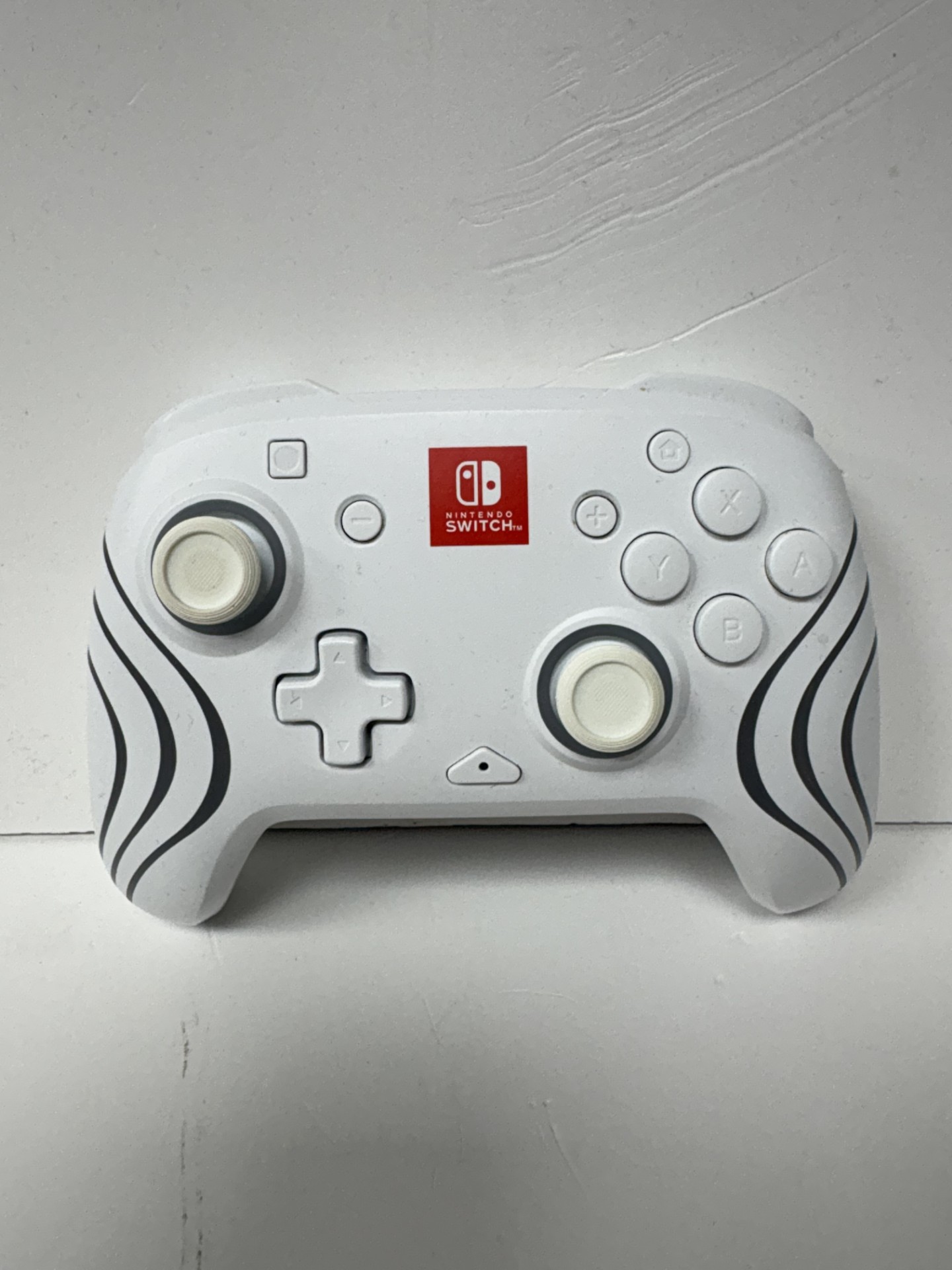 Product photo for NINTENDO  NINTENDO SWITCH PDP WIRELESS CONTROLLER UNBOXED