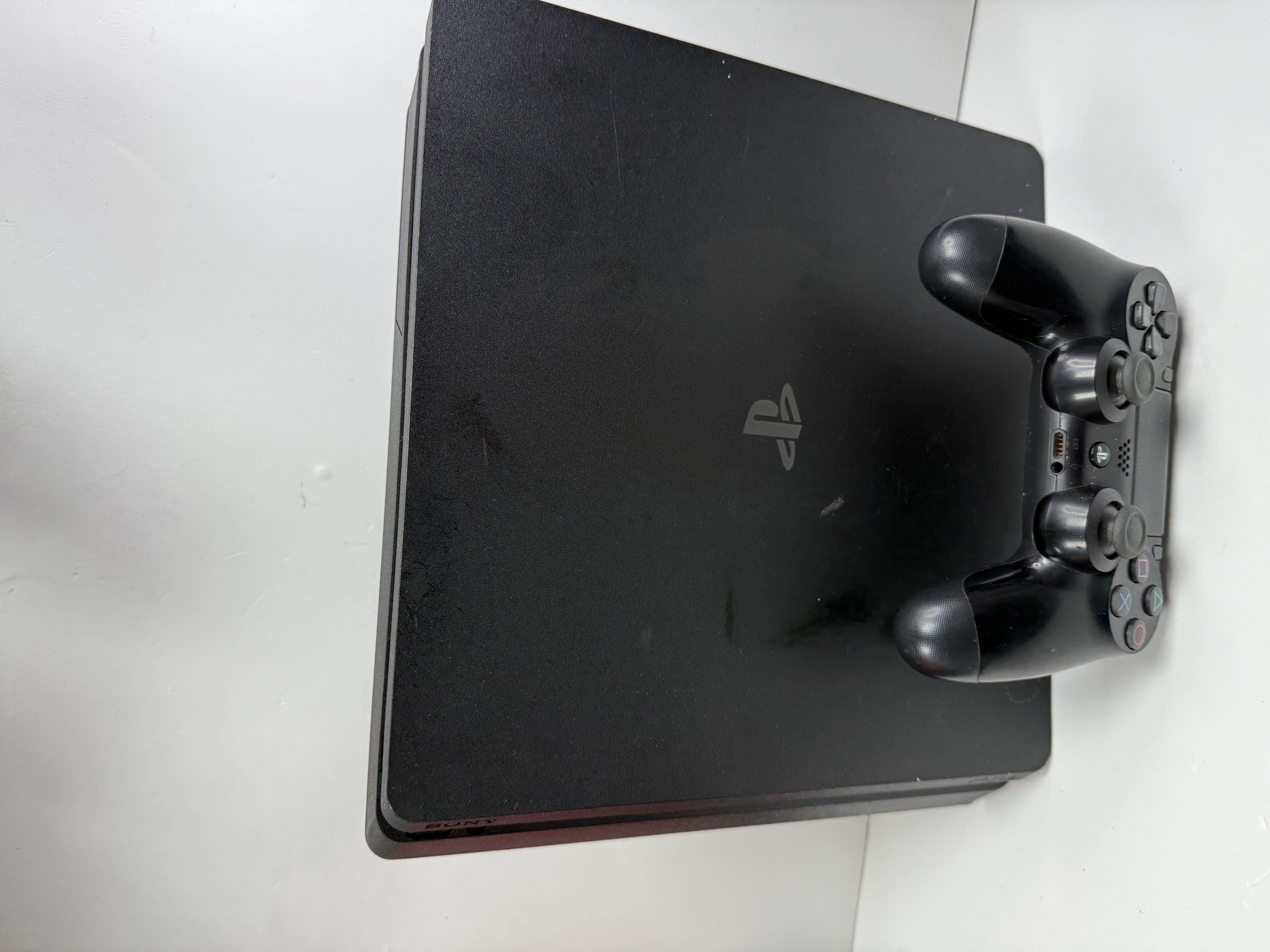 Product photo for PLAYSTATION PS4 SLIM 500GB