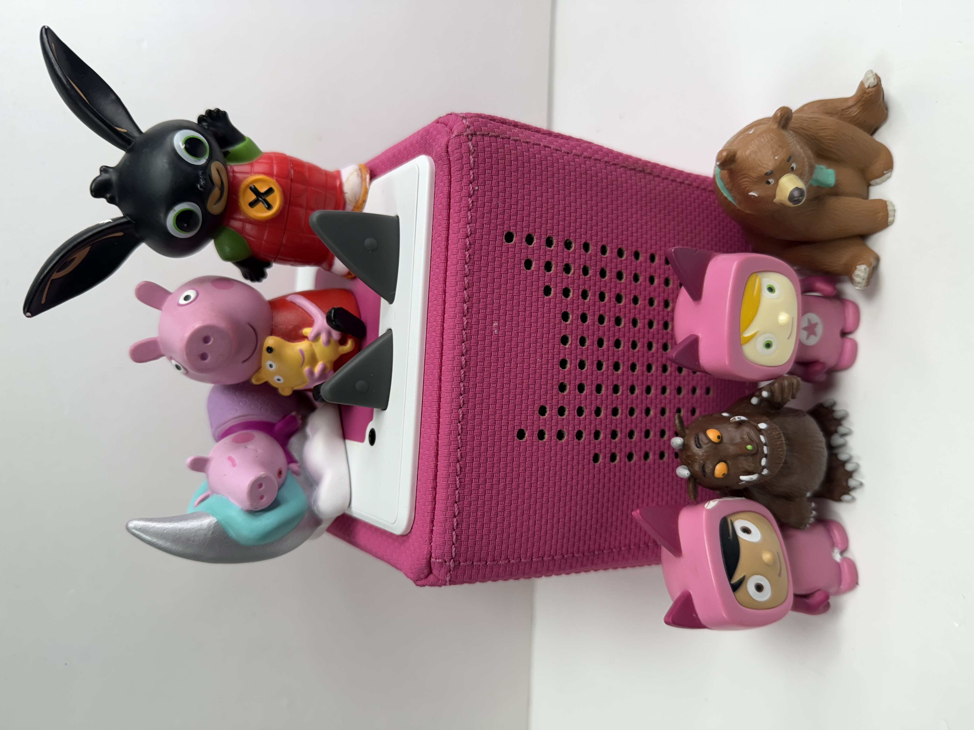 Product photo for TONIEBOX TONIE BOX WITH FIGURES