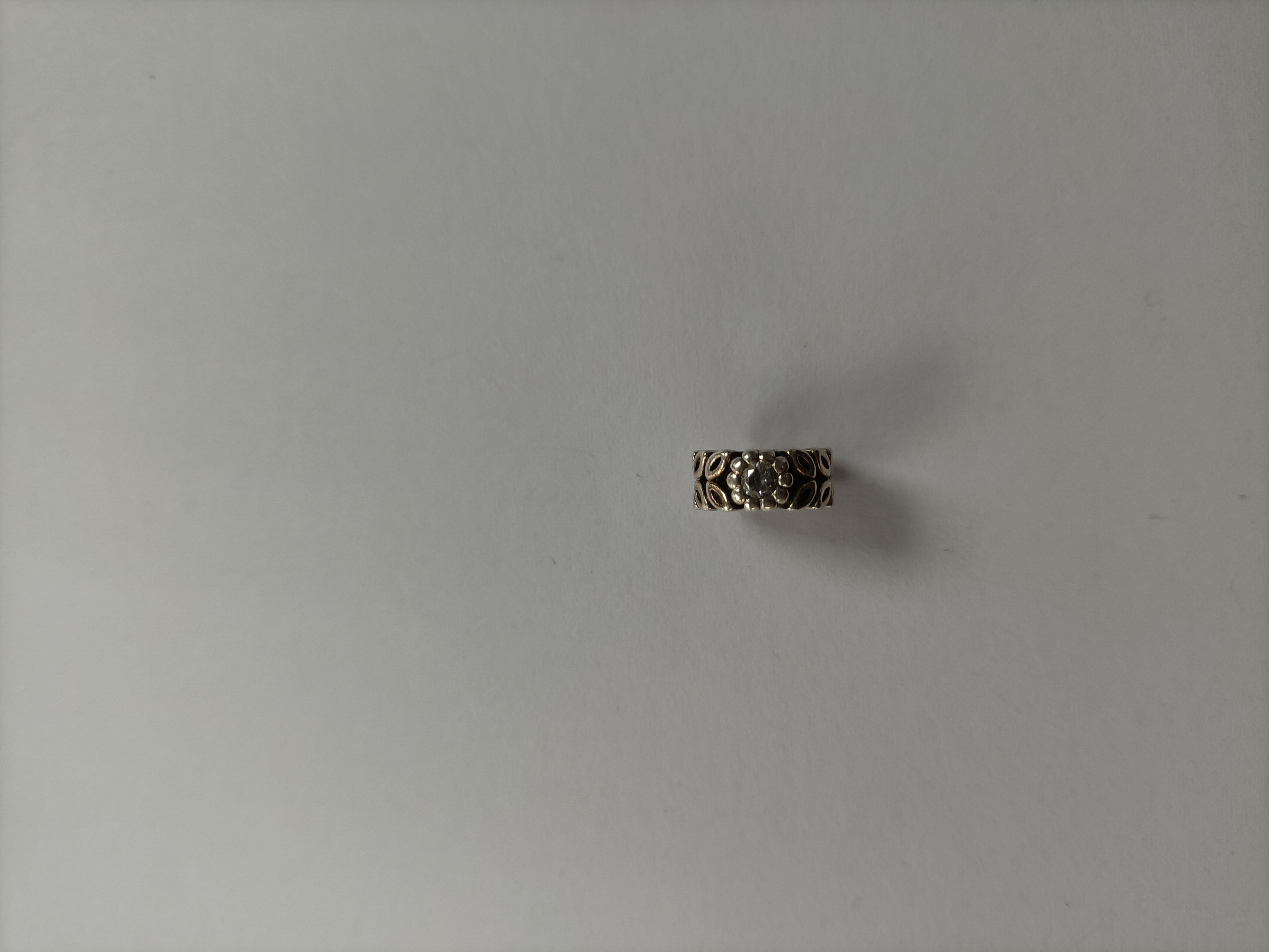 Product photo for Pandora Vines Dimond Charm