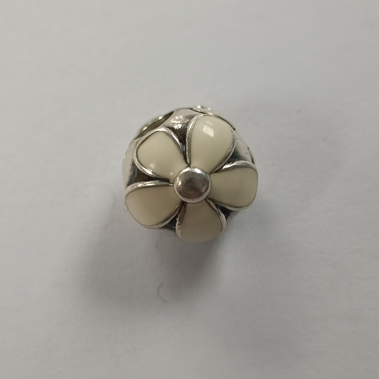 Product photo for Pandora Daisy Charm