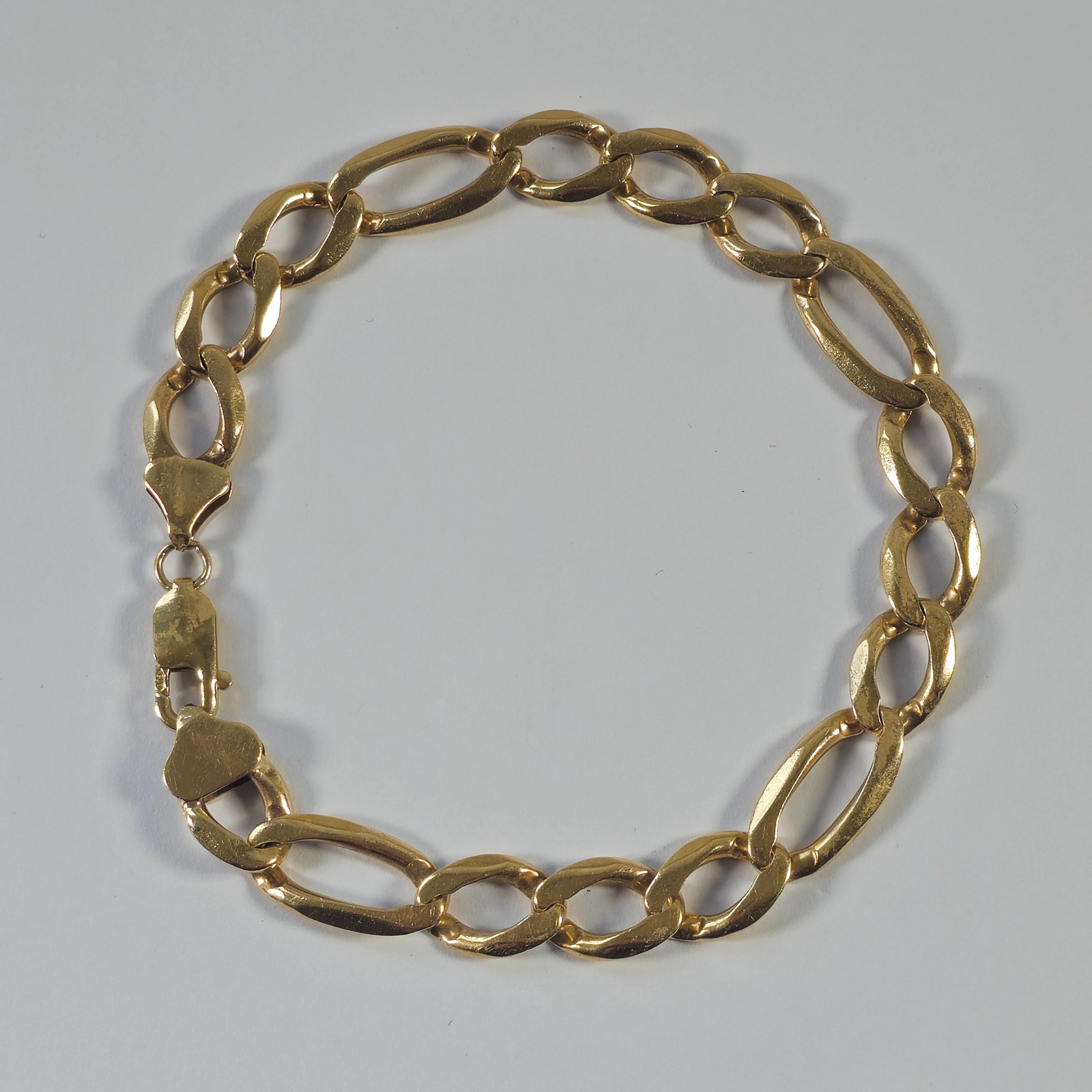 Product photo for 9ct Gold Figaro Bracelet 9.8