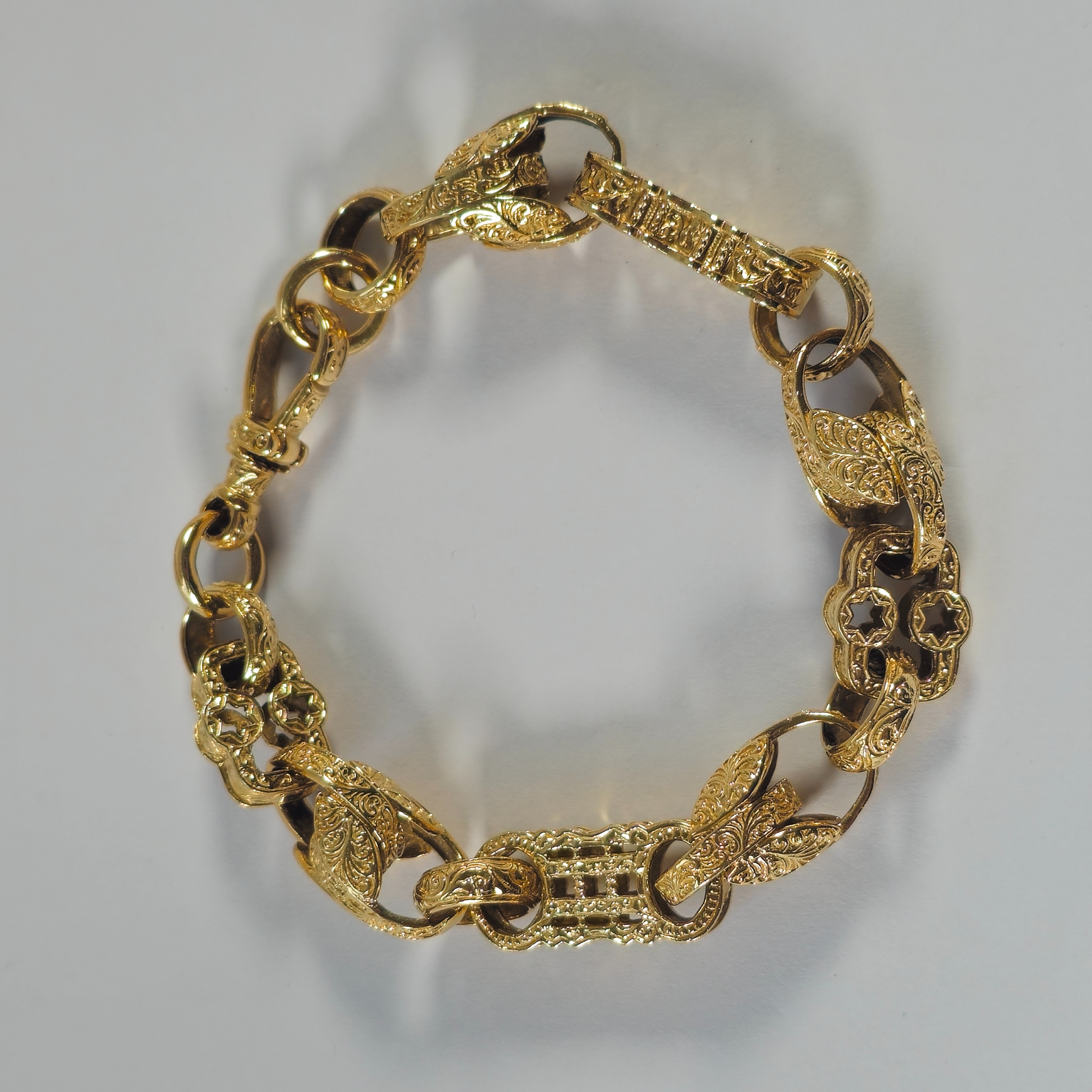 Product photo for 9ct Gold Tulip & Bar Bracelet 8.6
