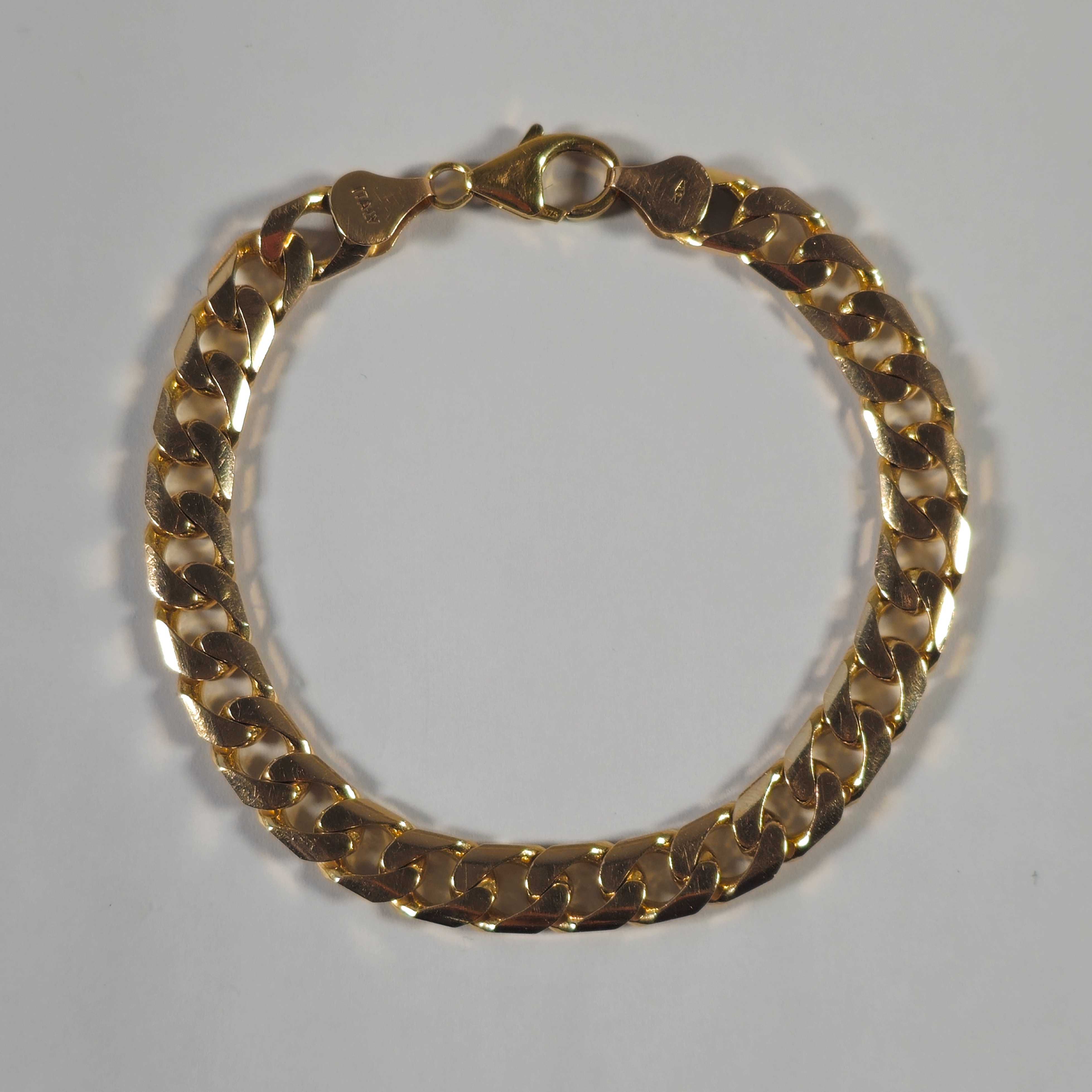 Product photo for 9ct Gold Curb Bracelet 8.4