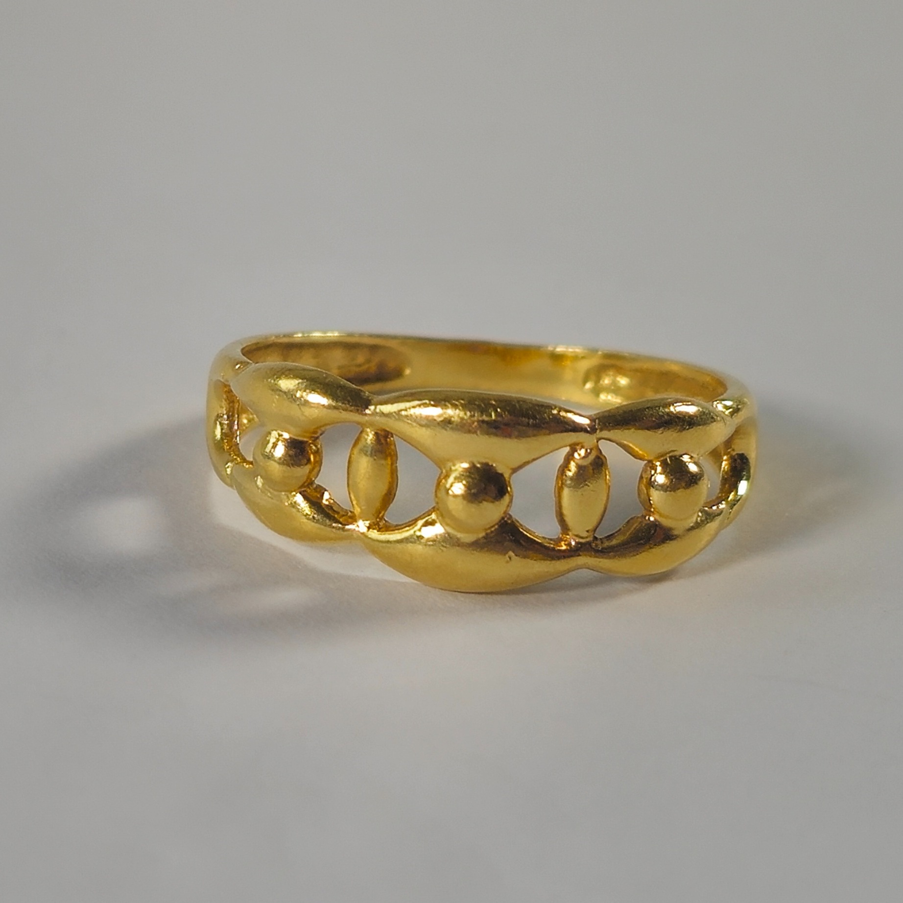 Product photo for 18ct Gold Marina / Gucci Link Style Half Band Ring Size M