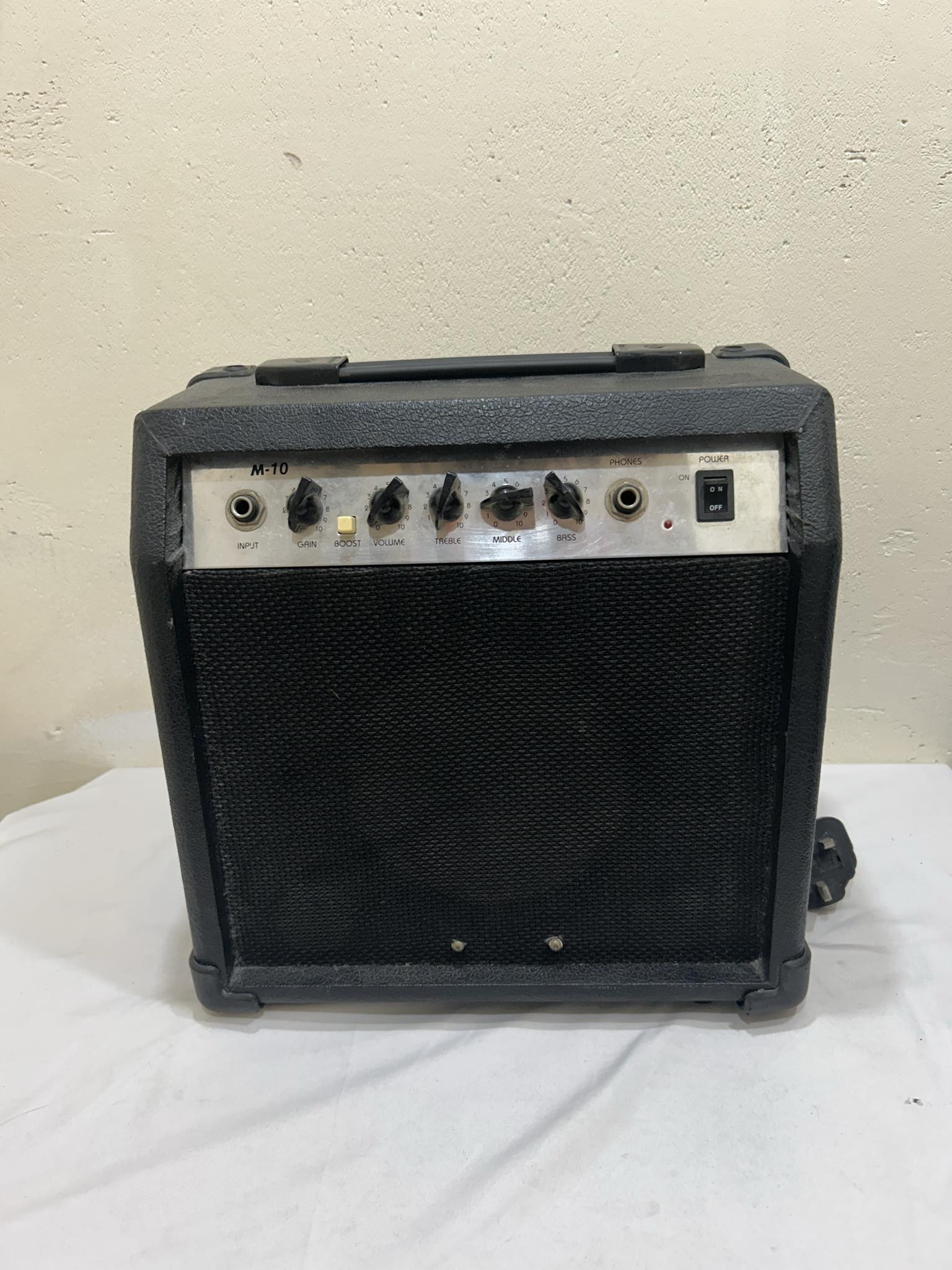 Product photo for Guitar Amp - EMP M10 Model