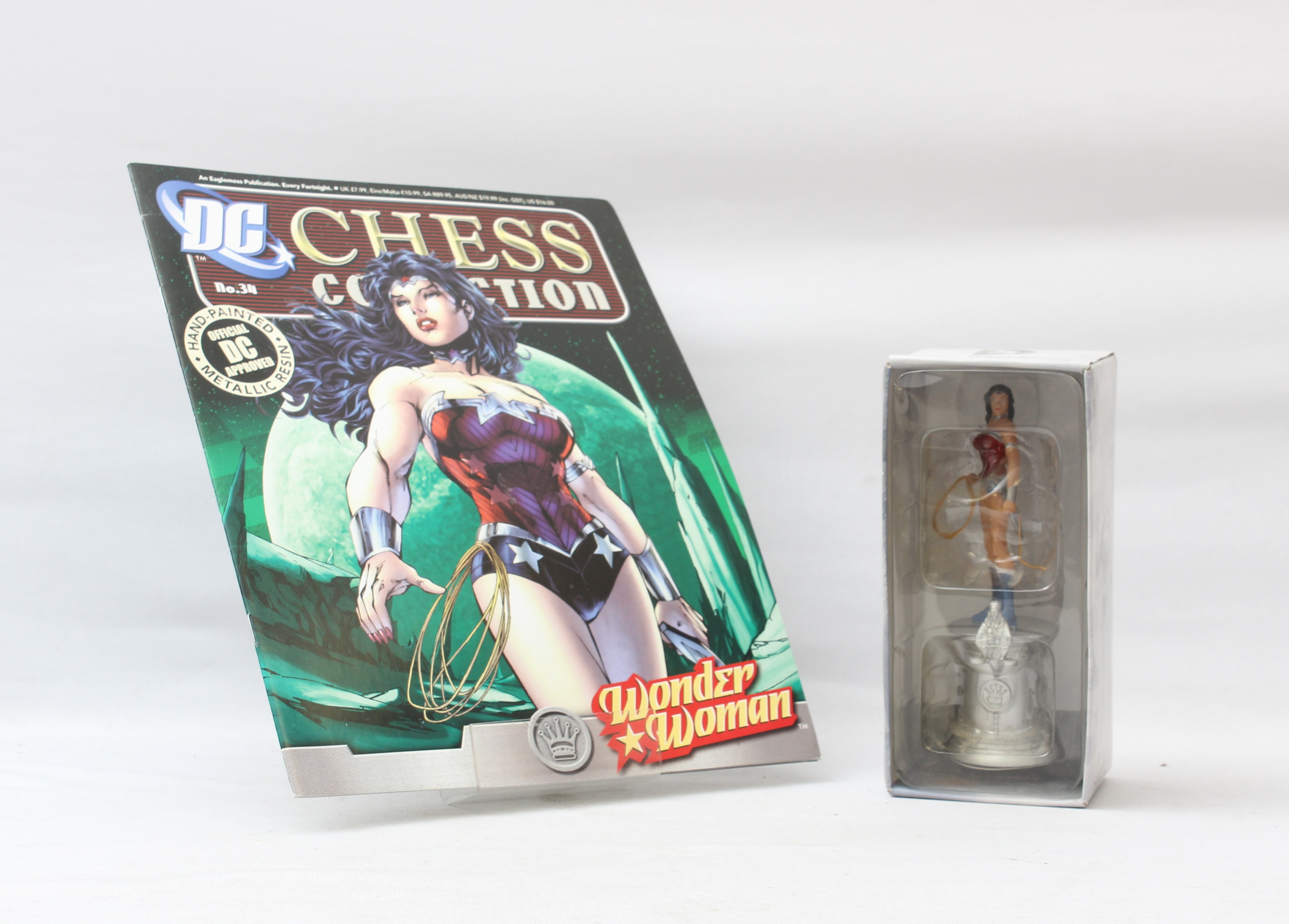 Product photo for DC Comics Wonder Woman Divine Armor White Queen Chess Piece & Comic (NR)