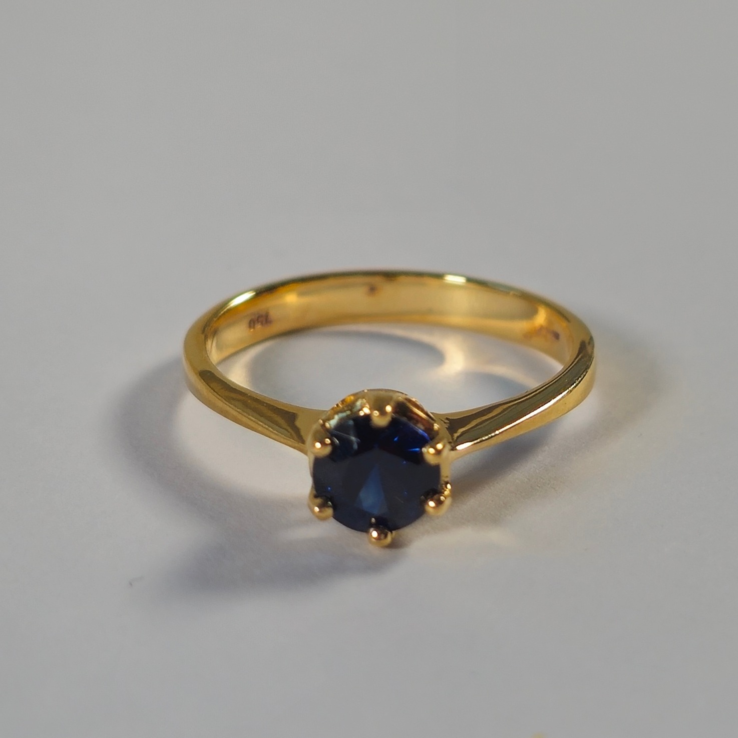 Product photo for 18ct Gold 6 Claw Round Blue Sapphire Solitaire Engagement Style Ring Size M