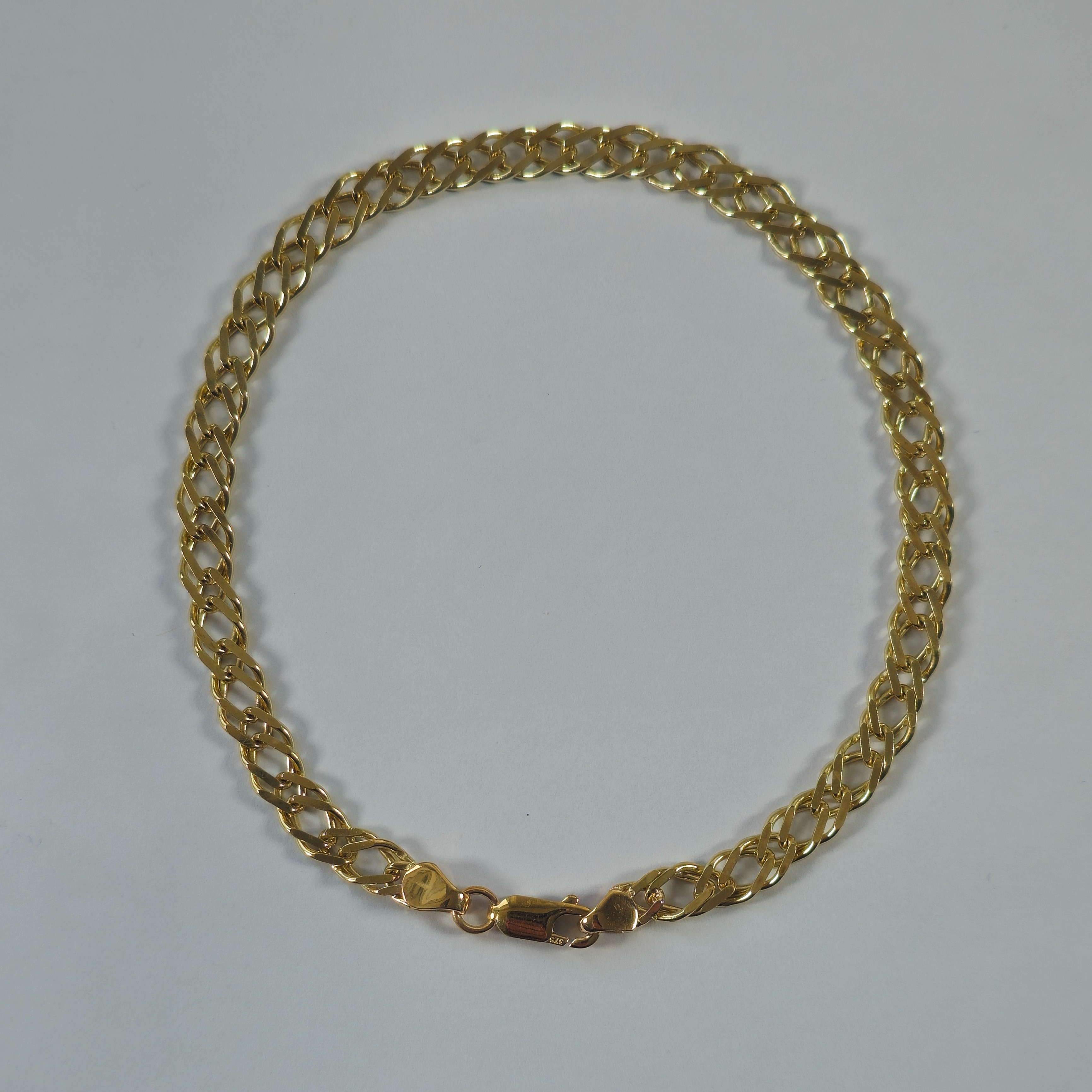 Product photo for 9ct Gold Double Marquise Links Bracelet 9.8