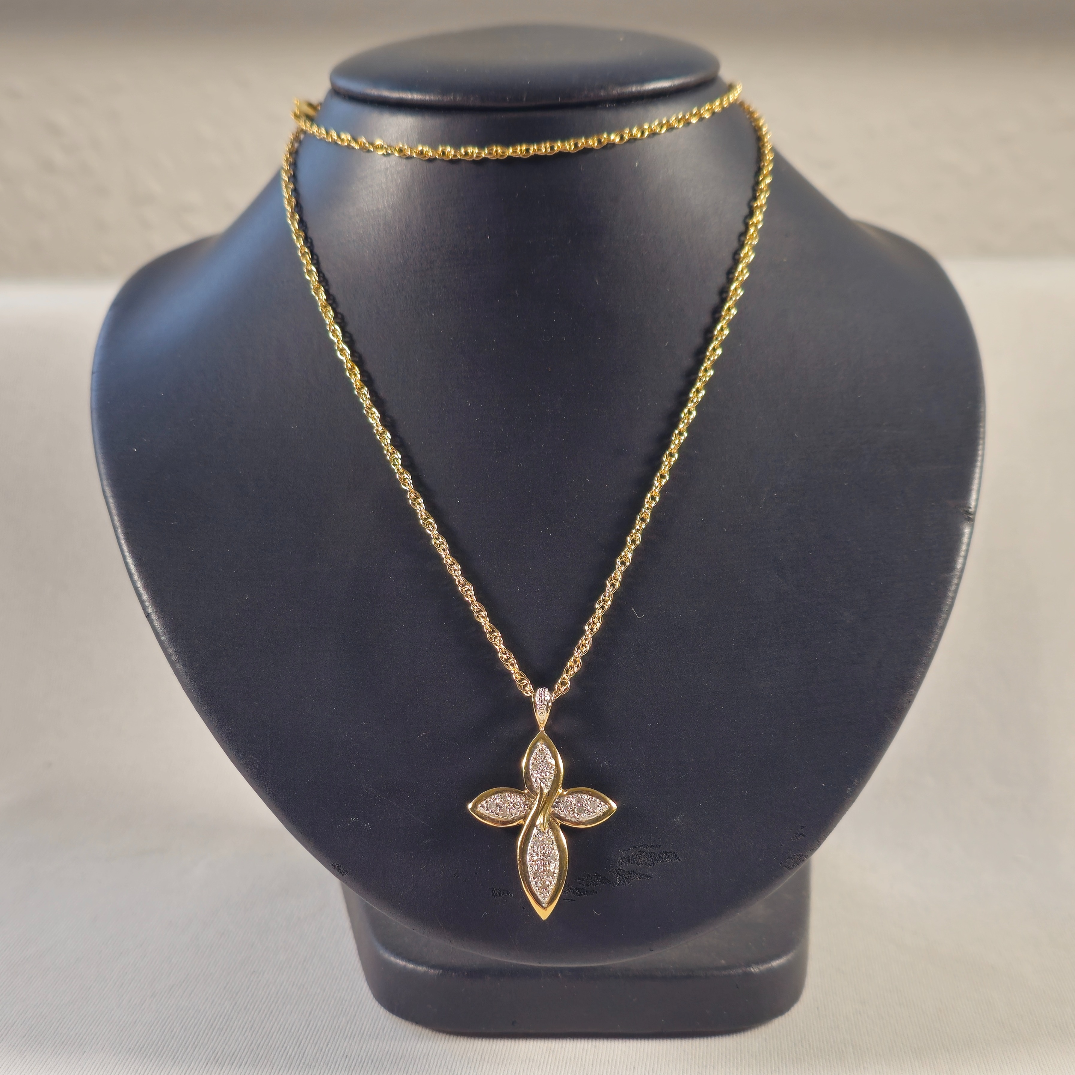 Product photo for 9ct Chain & White Stone Cross Pendant 24