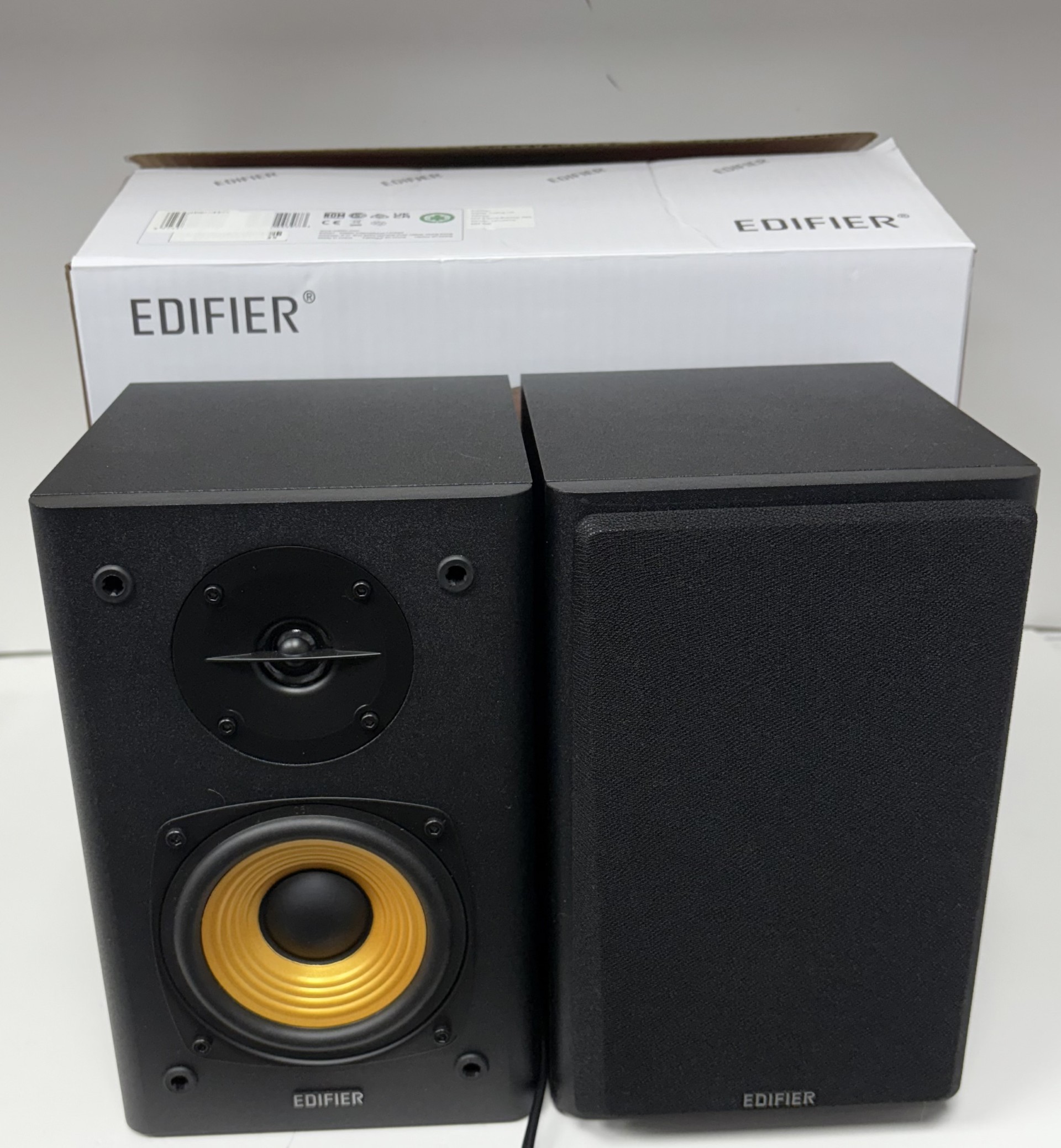 Product photo for EDIFIER R1000T4 SPEAKERS BLACK BOXED