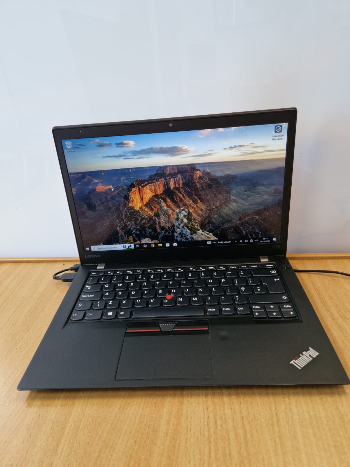 Product photo for Lenovo  Lenovo T470s i5-6300u 8GB 256GB SSD - 12M Warranty