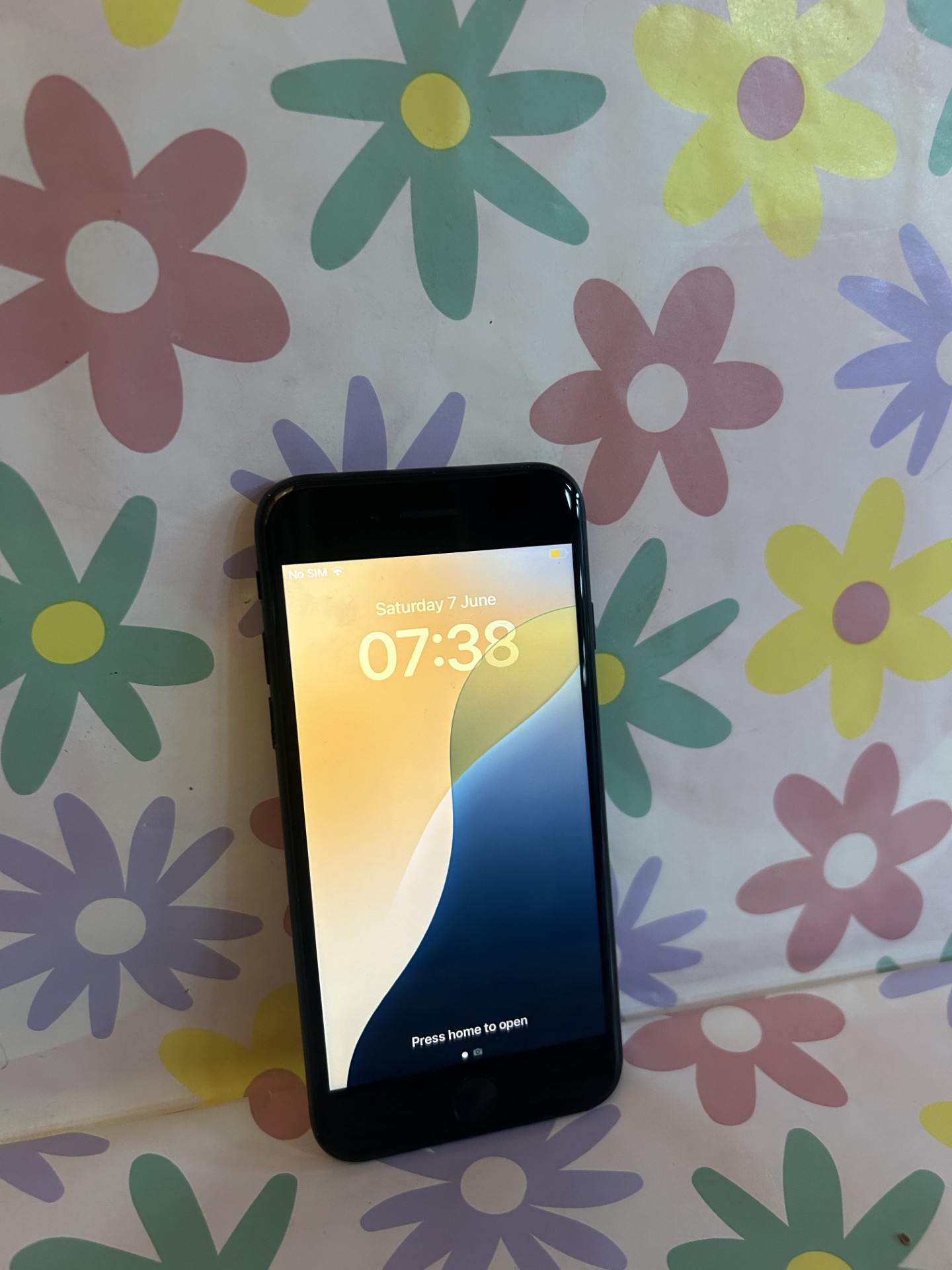 Product photo for APPLE  IPHONE SE SECOND GEN