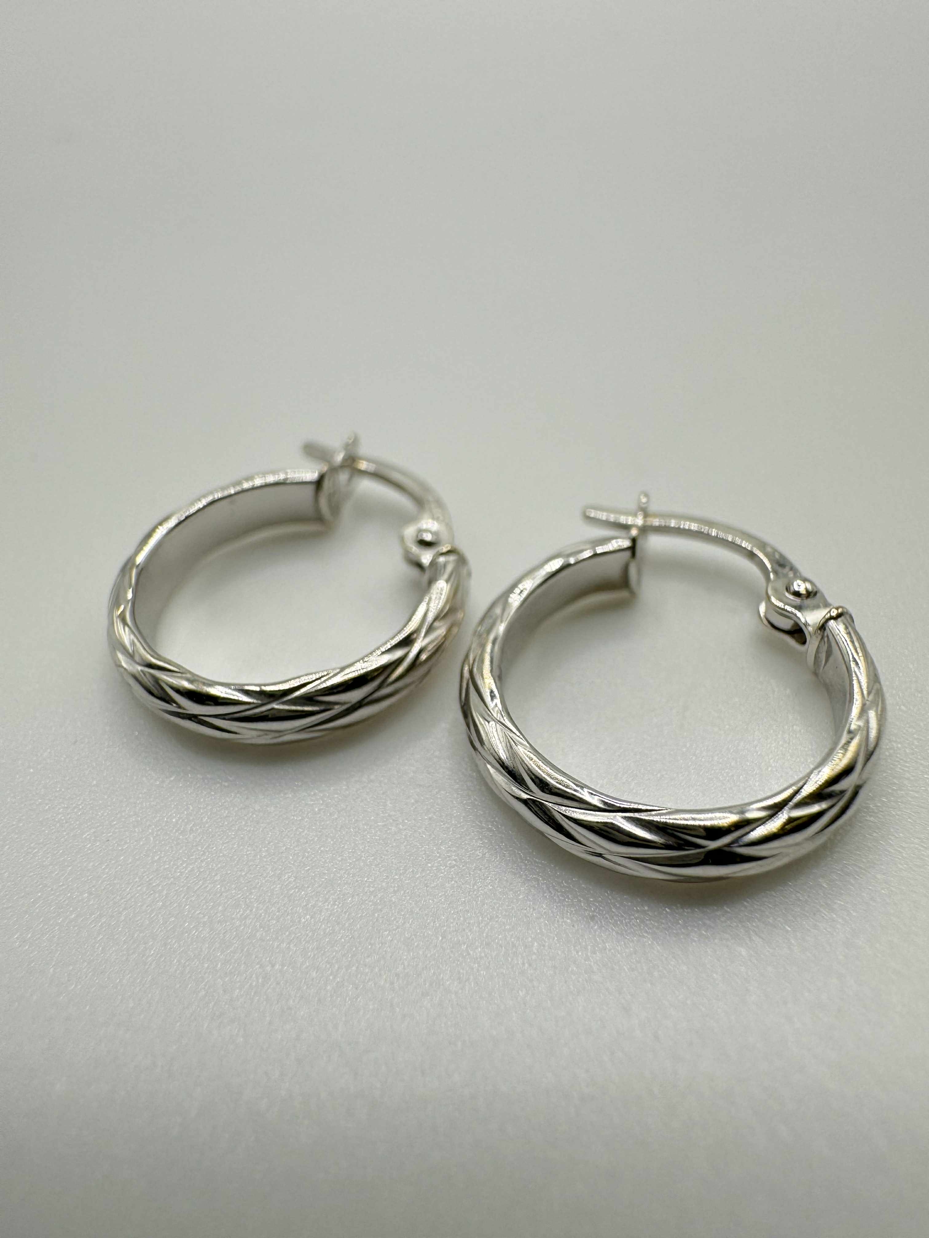 Product photo for 18ct White Gold Texutured Hoop Earrings