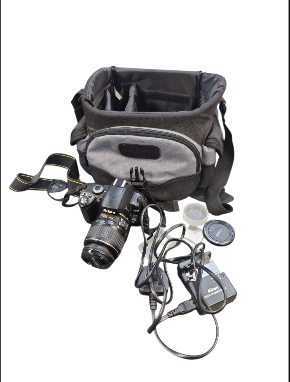 Product photo for Nikon D40 + DX Lens Carry Case