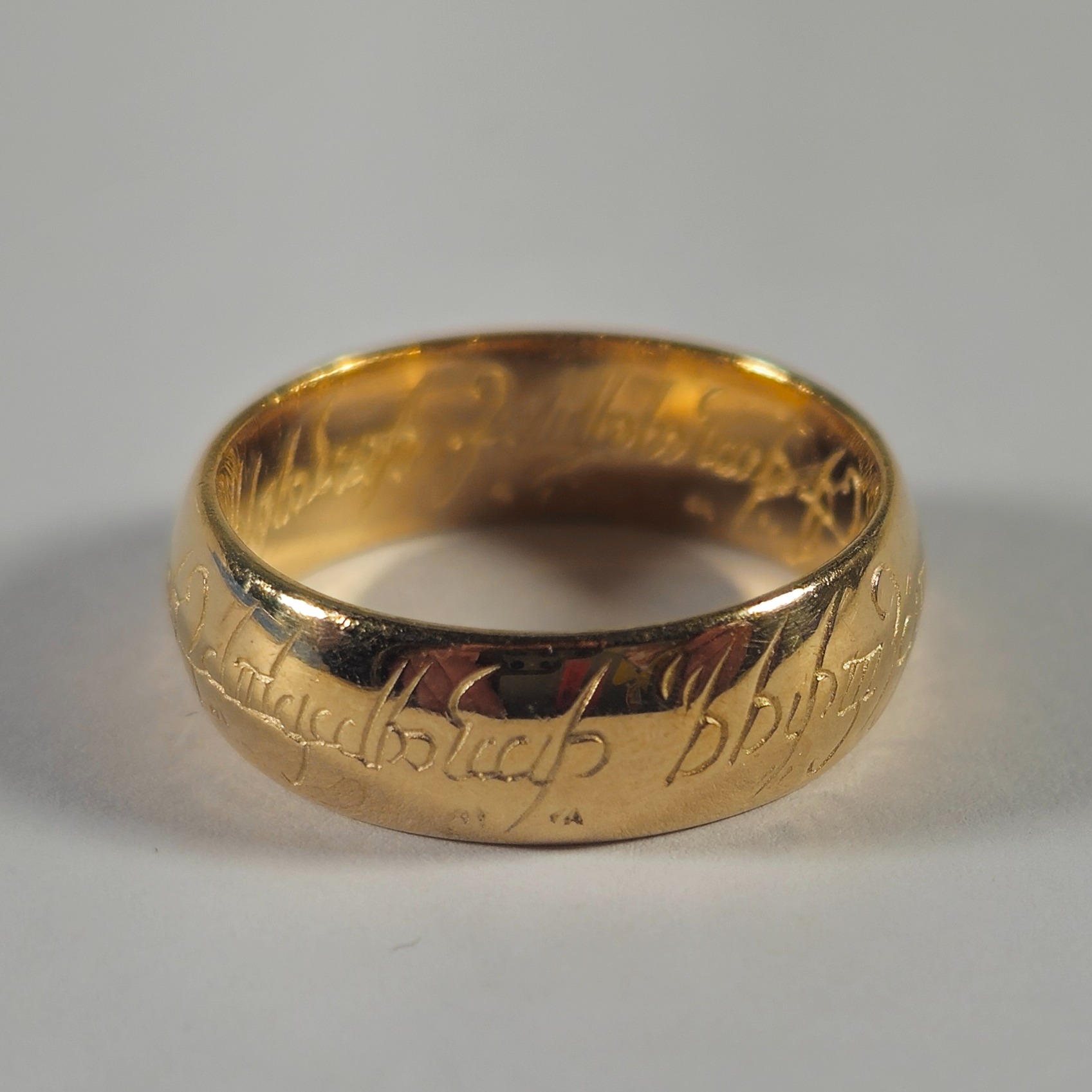Product photo for 9ct Gold Lord OF The Ring Band Size Q