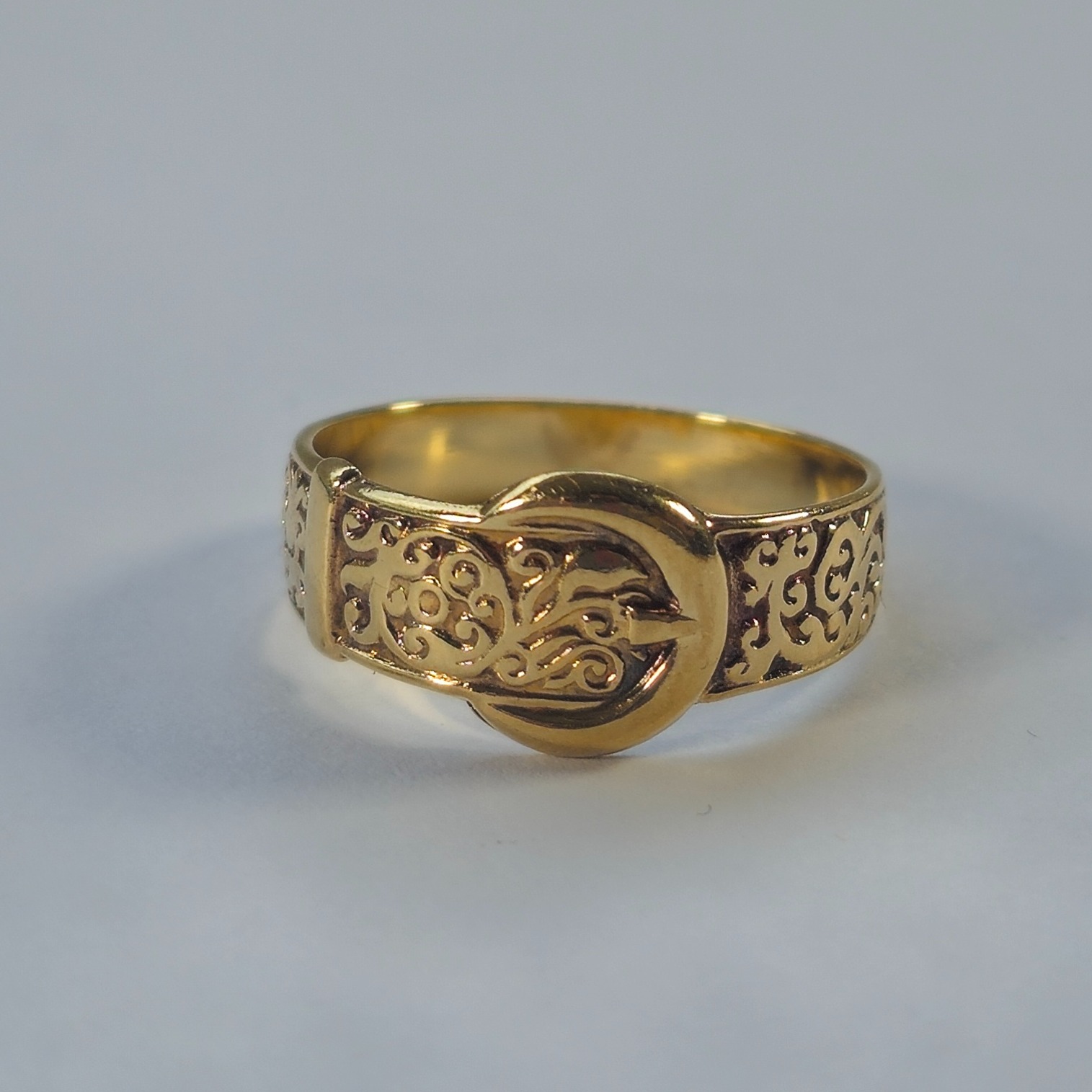 Product photo for 9ct Gold Buckle Ring Size M