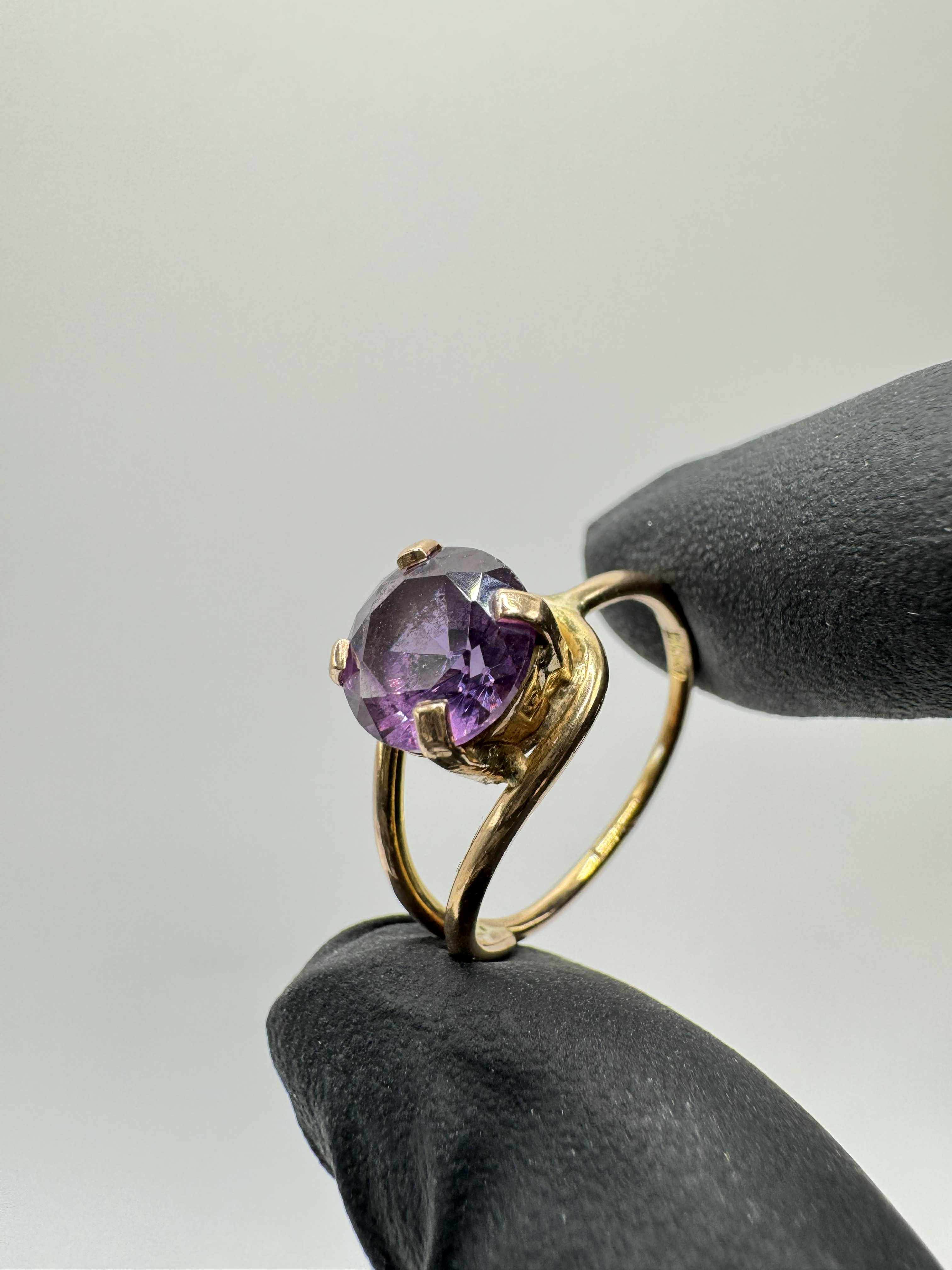 Product photo for 14ct Solitaire Amethyst Ring