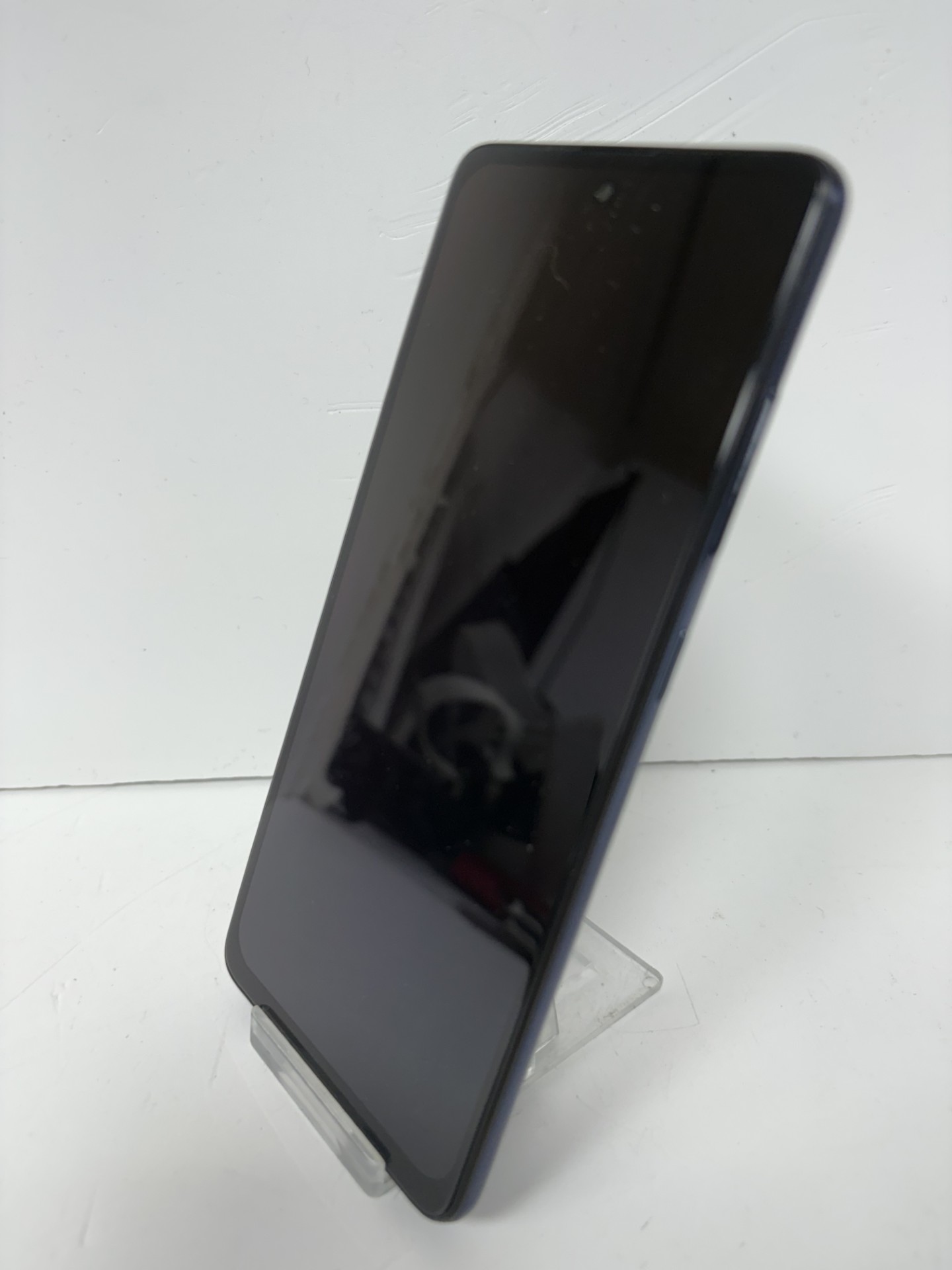 Product photo for samsung galaxy a51 128gb blue unlocked unboxed