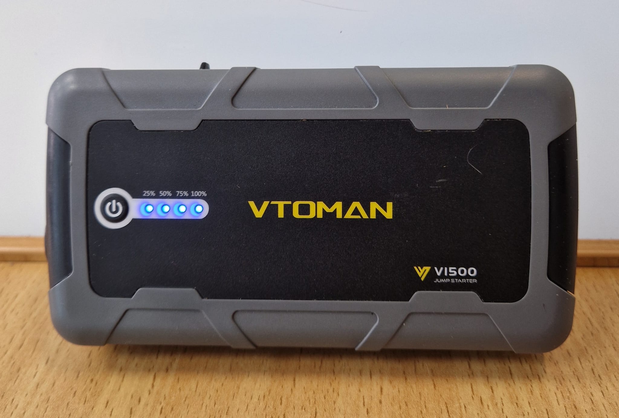 Product photo for VTOMAN Vtoman V1500 Portable Jump Starter - Good Condition 12M Warranty