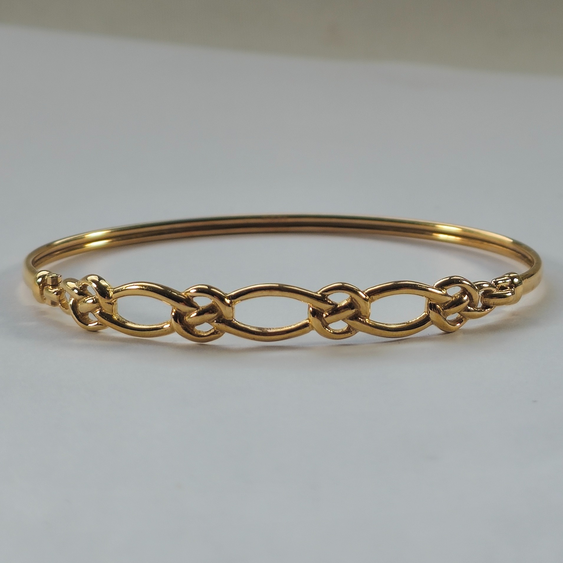 Product photo for 9ct Gold Celtic / Knot Bangle