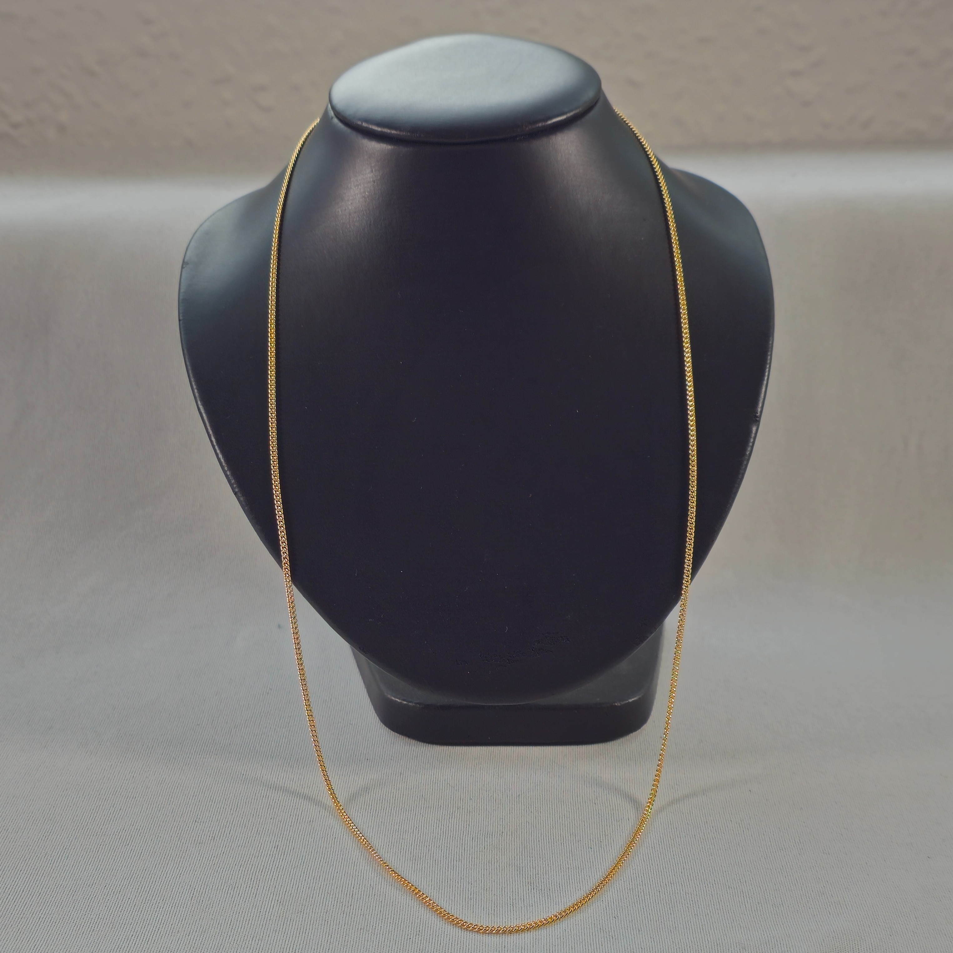 Product photo for 9ct Gold Curb Chain 24