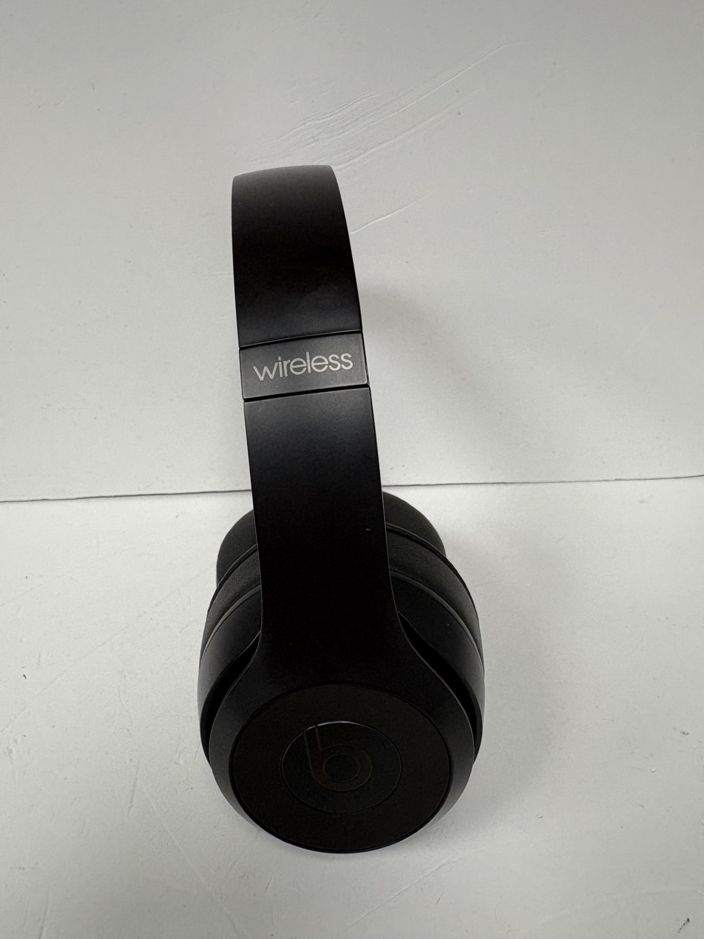 Product photo for BEATS SOLO 3 HEADPHONES BLACK UNBOXED