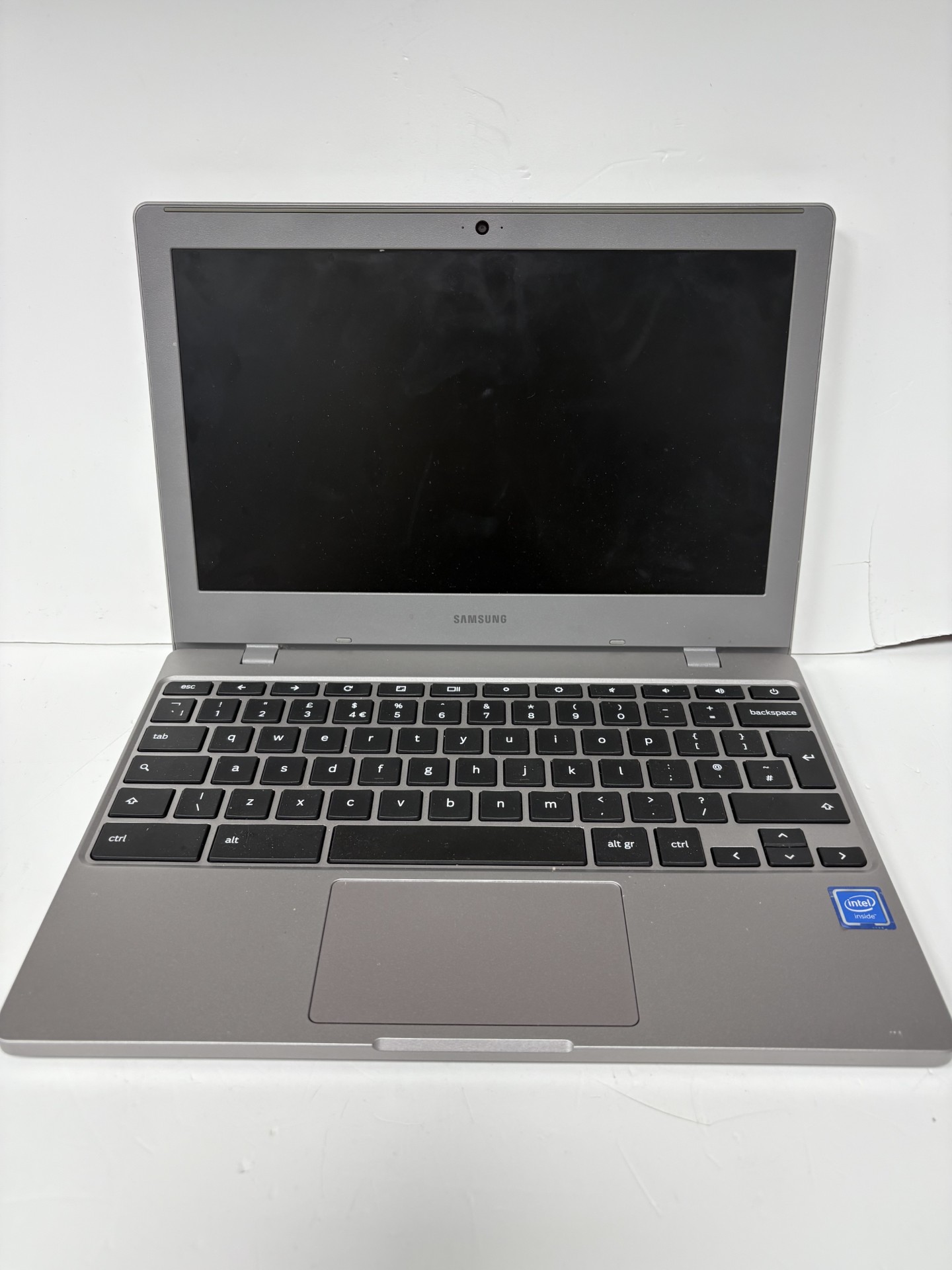 Product photo for Samsung ChromeBook 4 Intel Celeron N4000 2.6 GHz 32GB eMMC 4GB ram grey unboxed