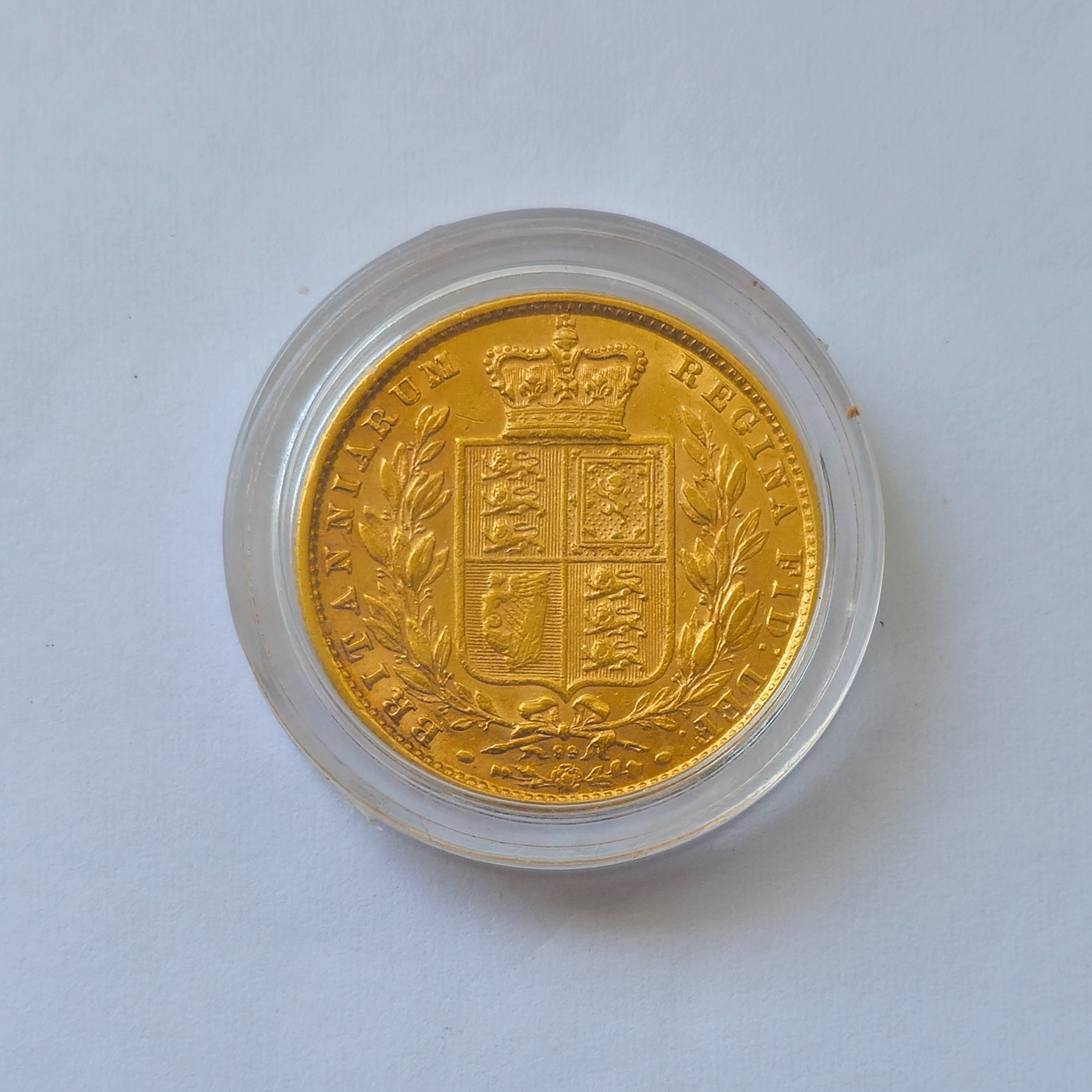 Product photo for 22ct Gold 1871 Victoria Young Head Shield Back Full Sovereign